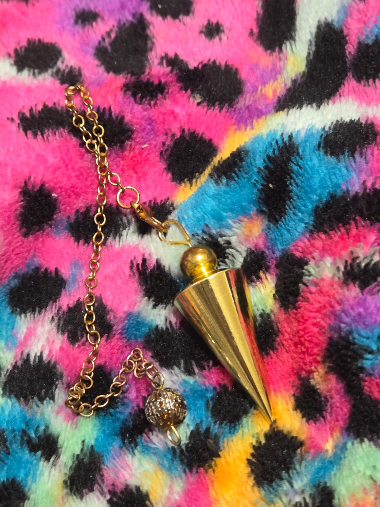 Hicarer 4 Pieces Copper Metal Dowsing Spiritual Point Pendulum Copper Pointed Pendant Meditation Sets for Healing, Chakra, Balance Meditation, Scrying, Dowsing Divination(Classic,Four Color) customer photo 1