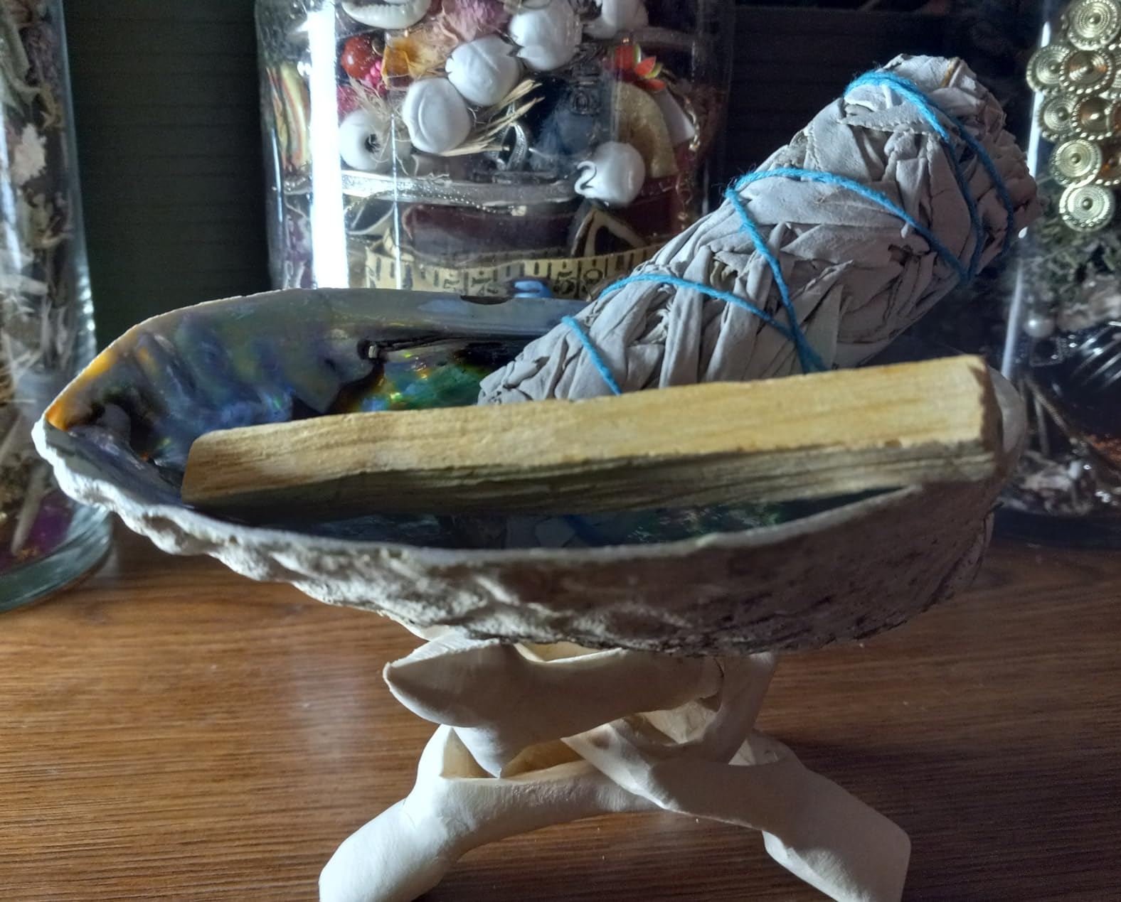 White Sage Smudge Kit with Palo Santo, Abalone Shell, Feather | 6 White Sage Bundles 4