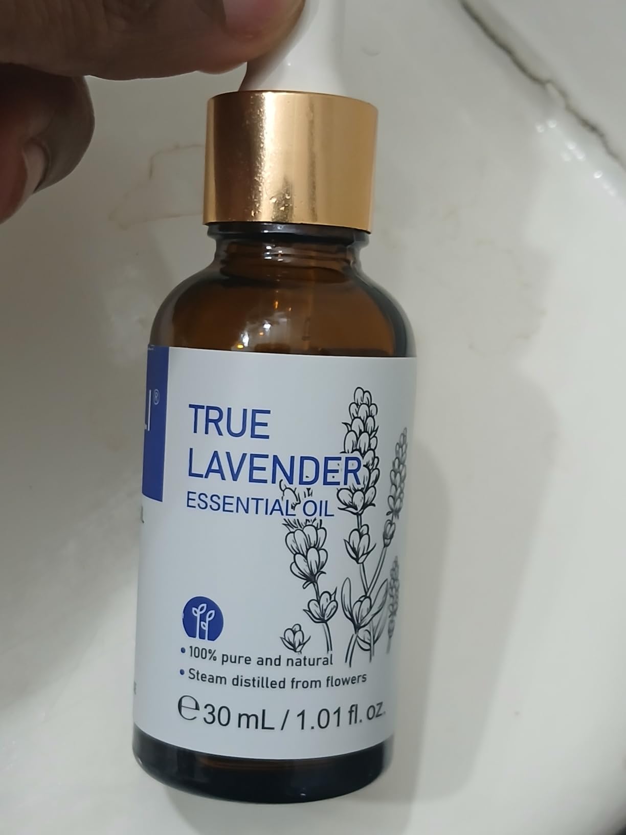 HIQILI Lavender Essential Oil for Diffuser, Aromatherapy & Air Freshening | Relaxing Aroma for Sleep, Ideal for Massage, DIY Candle Soap, Laundry & Home Cleaning Freshener - 30mL / 1.01 fl oz customer photo 2