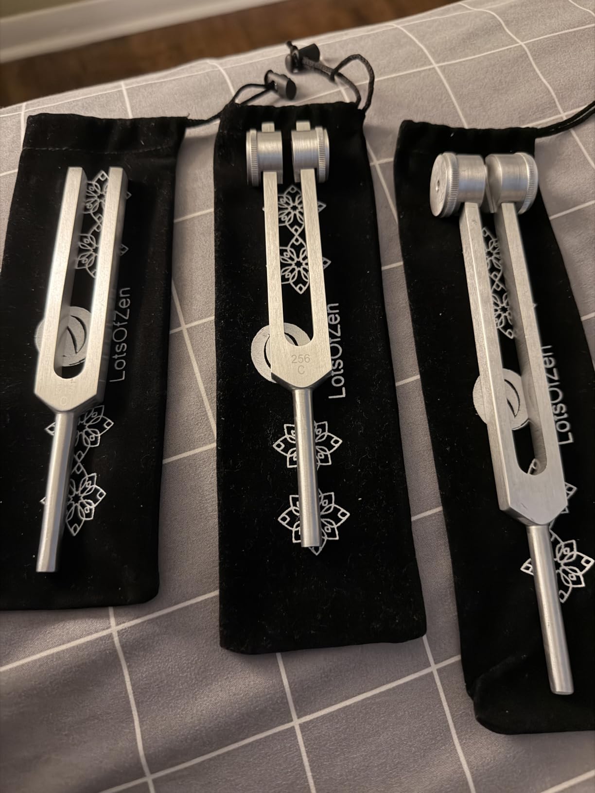 LOTS OF ZEN Tuning Forks for Healing Set (128Hz, 256Hz, 512Hz) | Sound Therapy, Chakra Balance & Grounding, Weighted & Unweighted, 80-Min Expert Video Course, Mallet & Velvet Pouches customer photo 2