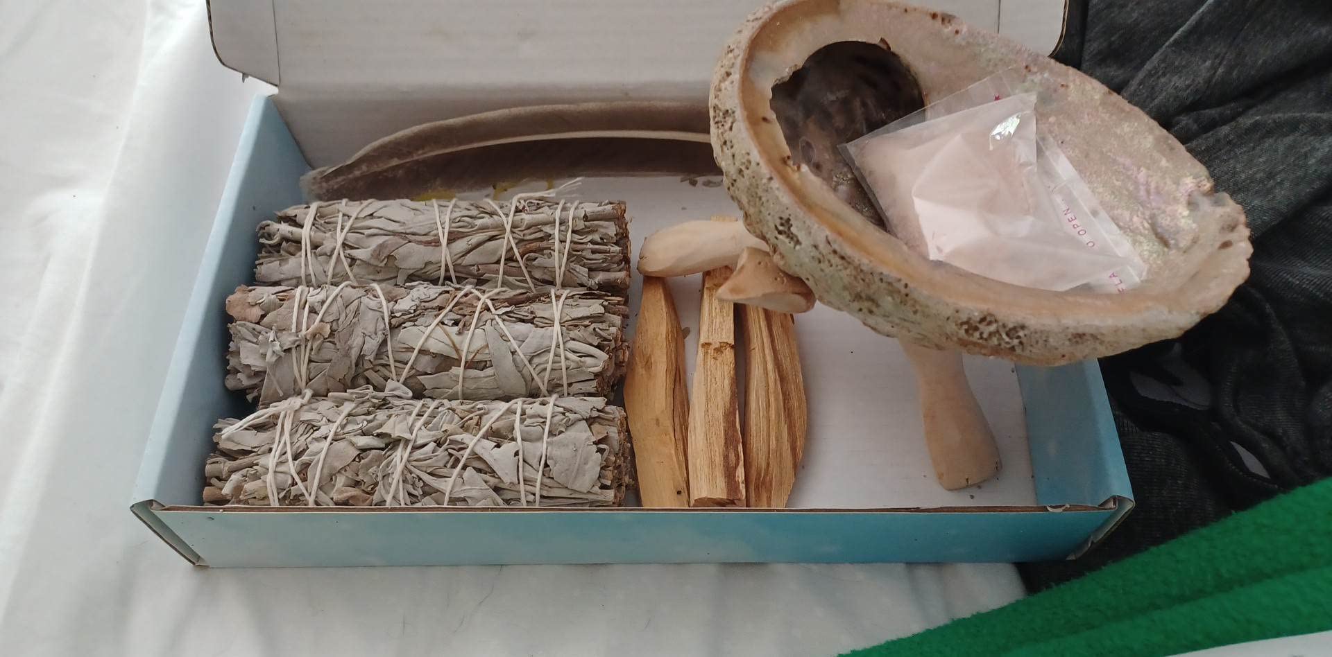White Sage Smudge Kit - 3 White Sage, 3 Palo Santo, Abalone Shell, Wooden Tripod Stand, Feather, Himalayan Salt & Smudging Guide! customer photo 1