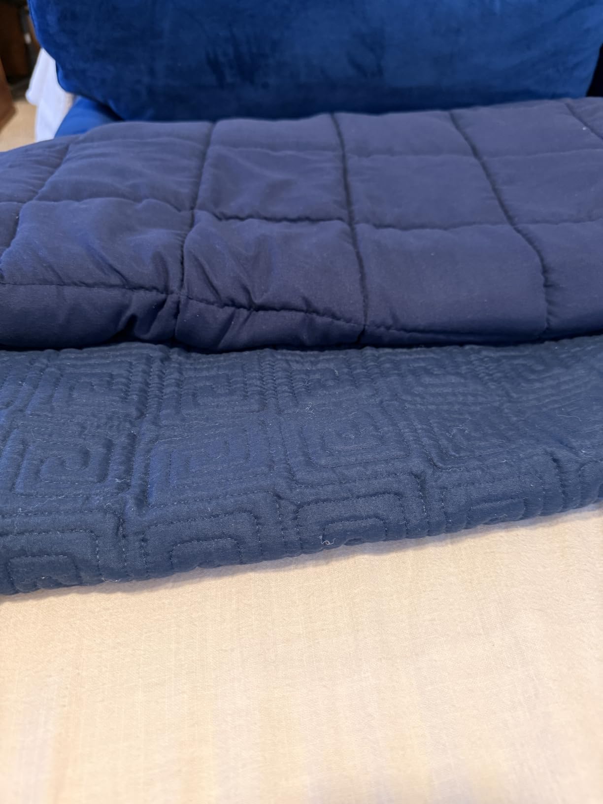 L'AGRATY Weighted Blanket for Adults 15lbs, 48x72, Dark Grey Twin Full Size Heavy Throw Blanket, Cooling, Breathable, Microfiber with Glass Beads, Big, Washable, All-Season customer photo 1
