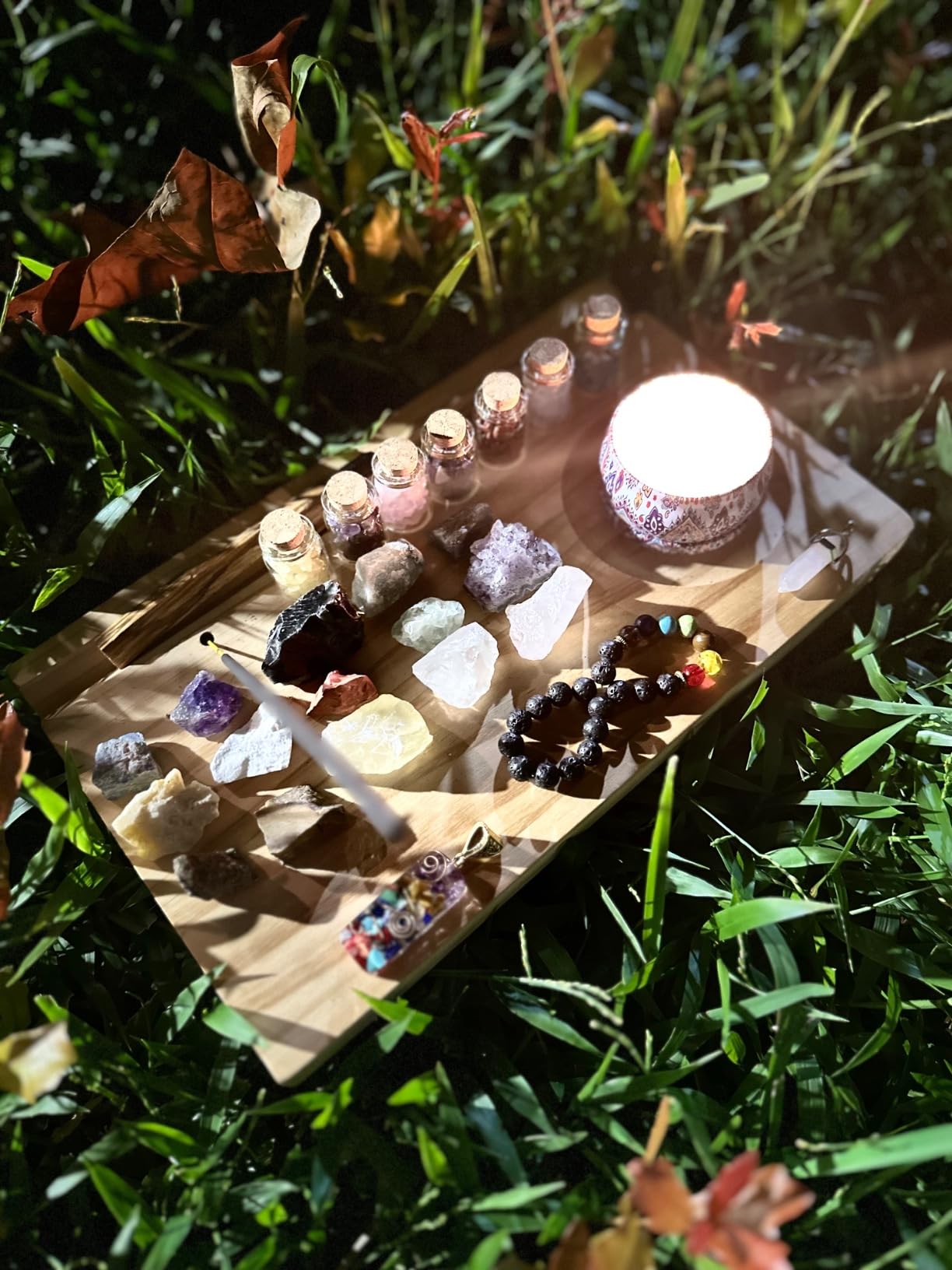 Crystals and Healing Stones Set 31Pcs - Healing Crystals & Stones - 14 Real Raw Chakra Rocks, 7 Gemstones Bottles, 3 Essential Oils, Pendant Necklace, Pendulum Board, Amethyst Cluster, Bracelet & Guide customer photo 1