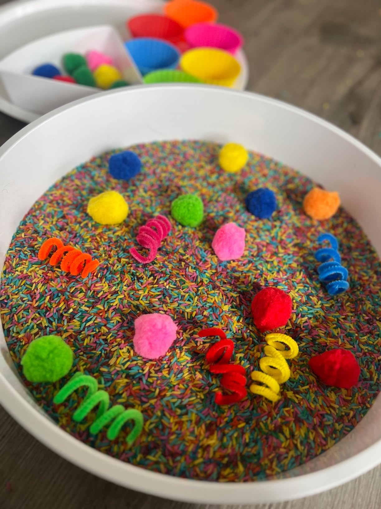 Sensory Bin with Lid - Round Sensory Bins With Lids and Storage Inserts | Sand and Water Sensory Play | Developmental Toys for Children with SEN | Suitable for All Ages | 6 x Storage Compartments customer photo 1