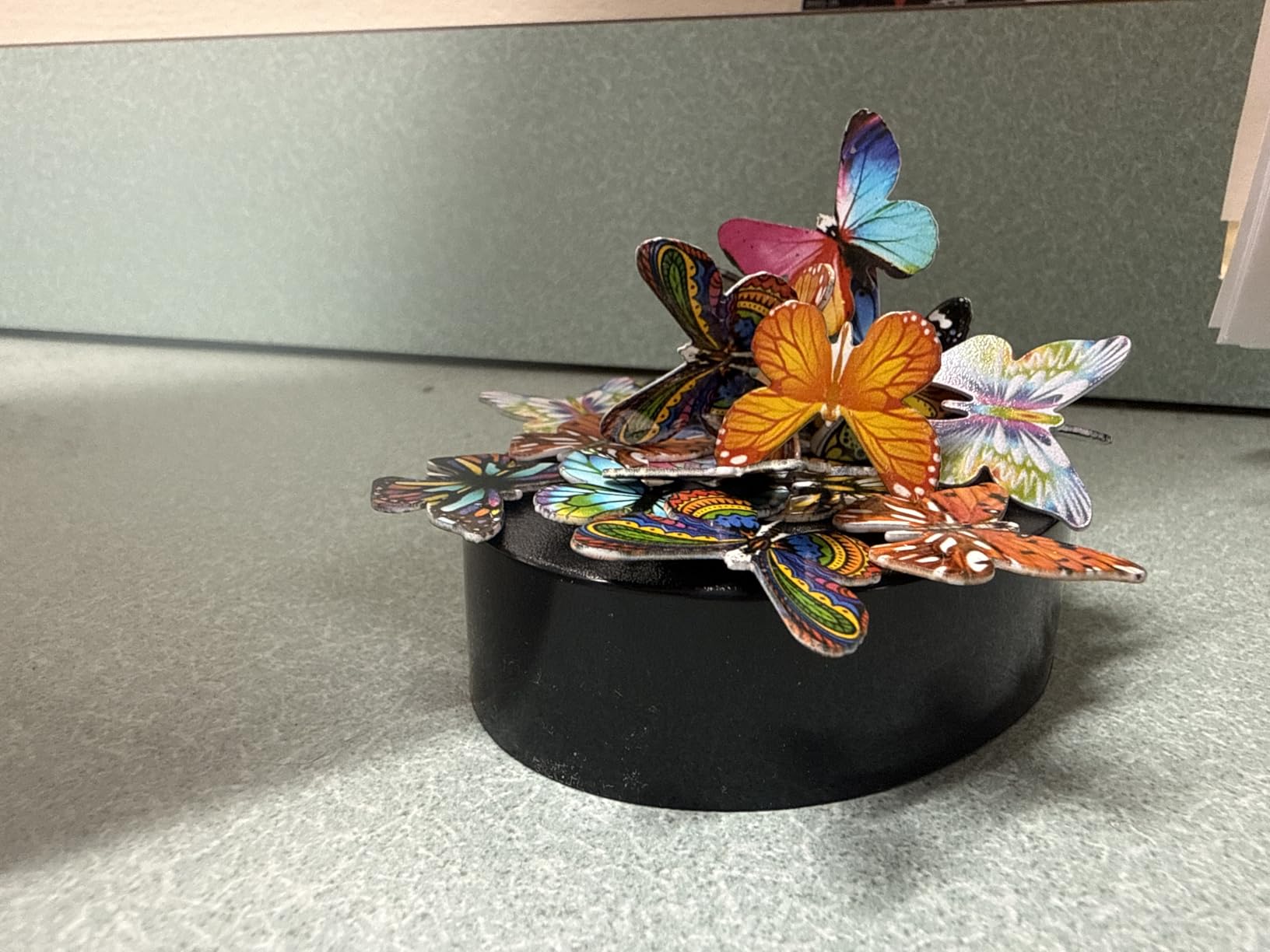Desk Sculpture Butterflies Desktop Stress Relief Toy Fidget Toy for Anxiety Office Gift (22pcs Butterflies) customer photo 2