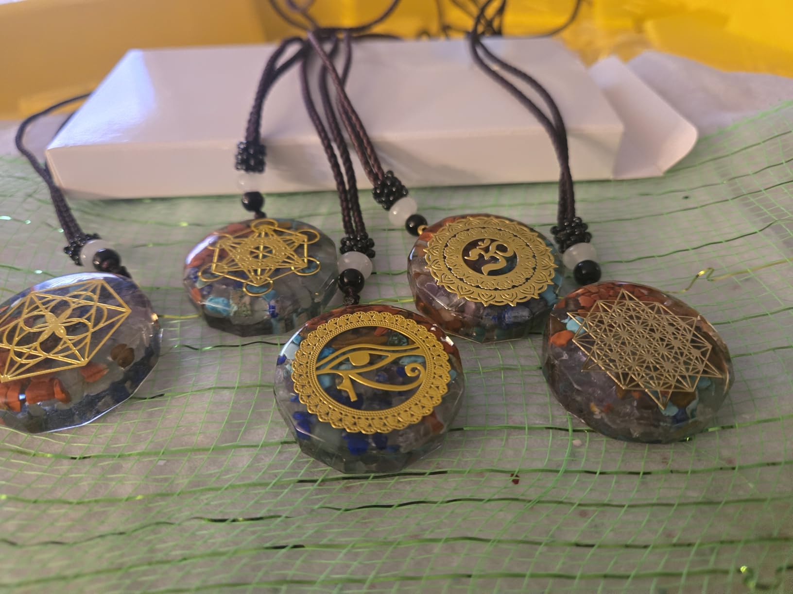 MTLEE 5-Piece Chakra Necklace Set: Orgonite Crystal Pendants, Healing Energy, Unisex-Adults, Elegant, 1.38 Inches customer photo 1
