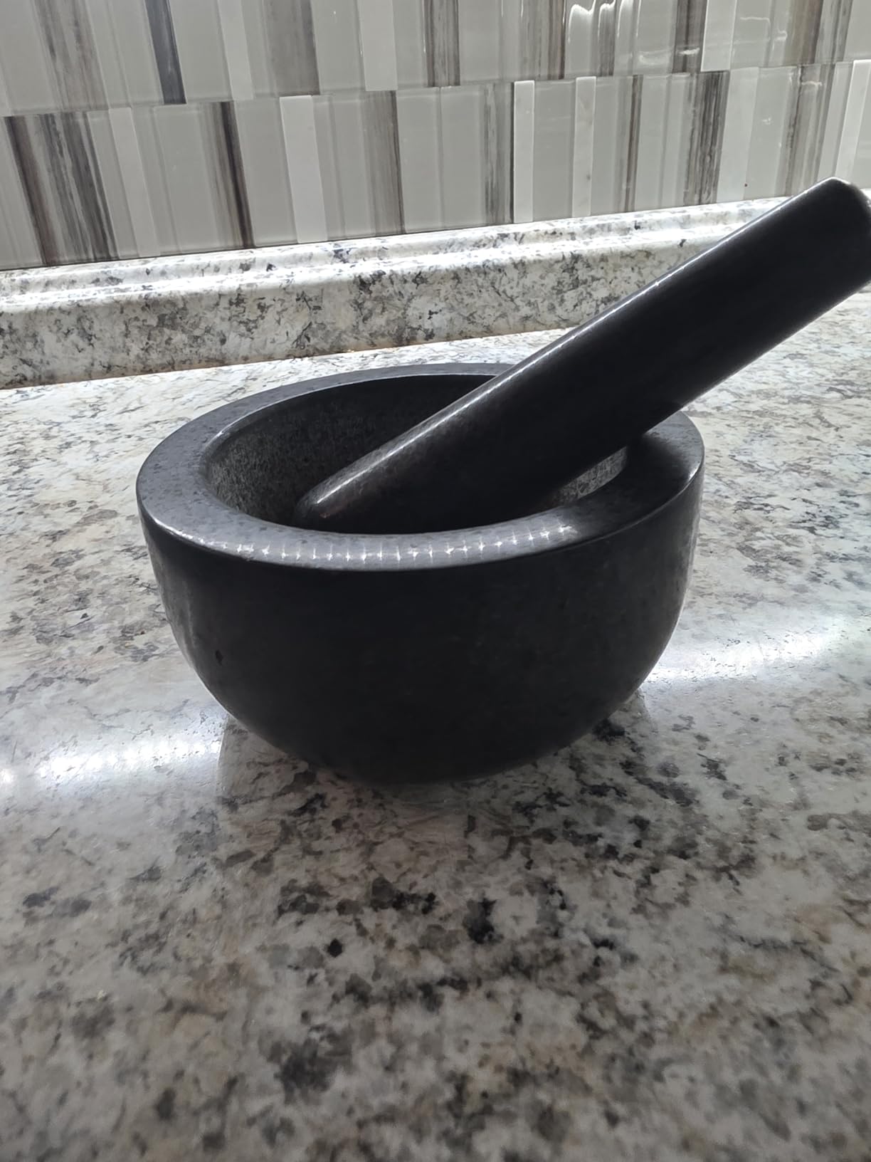 Priority Chef Heavy Duty Large 1.5 Cup Mortar and Pestle Set, 100% Natural Granite, 5.5 Inch Diameter Bowl, 6.2 Inch Pestle, Non-Slip Base, Stone Grinder for Guacamole Salsa Pesto Herbs Spices, Black customer photo 2
