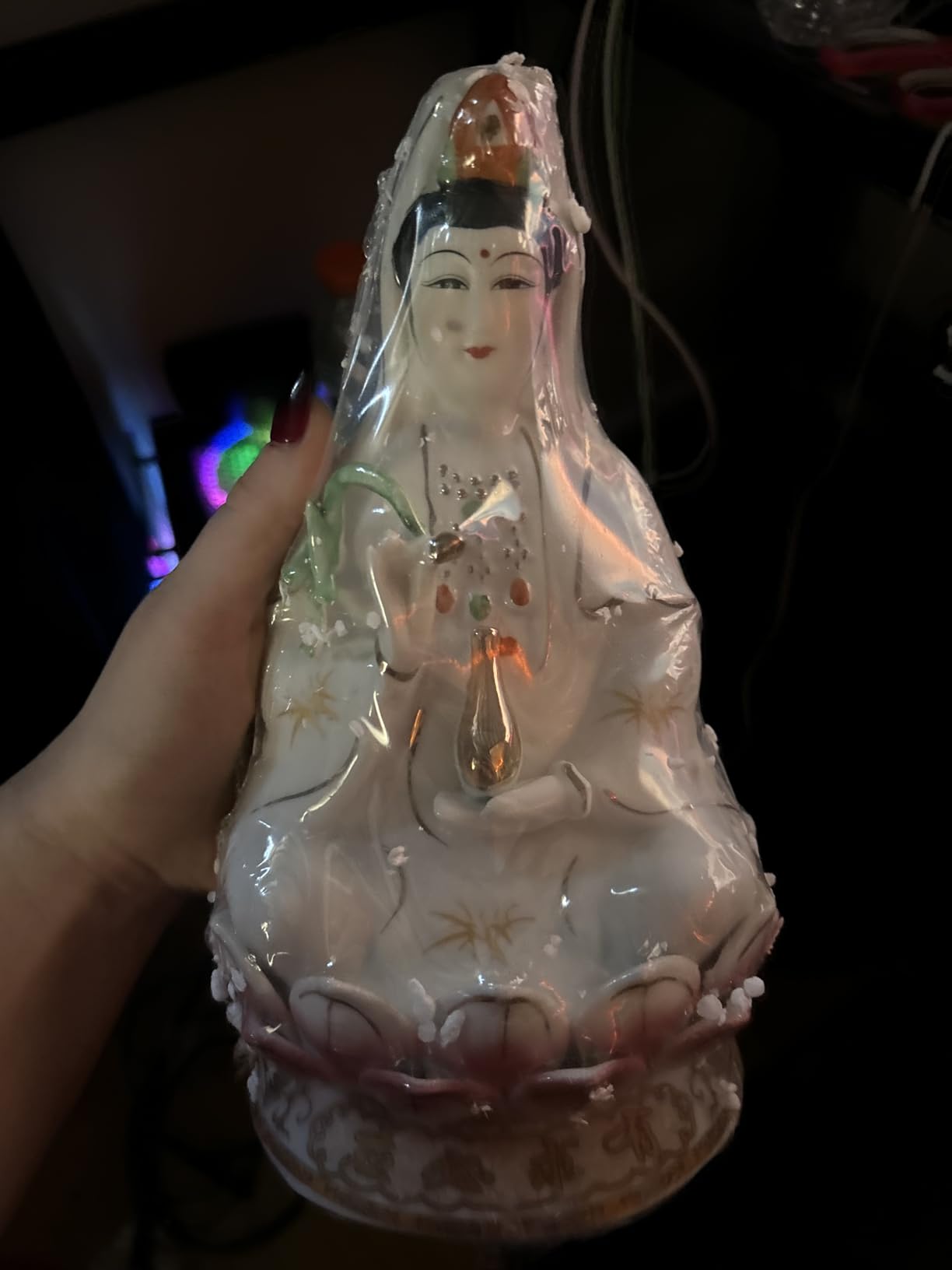 Kingzhuo Beautiful Guan Yin Statue - Goddess of Mercy Chinese Goddess Statue on Lotus, 10 inches Tall (Porcelain Material) customer photo 1