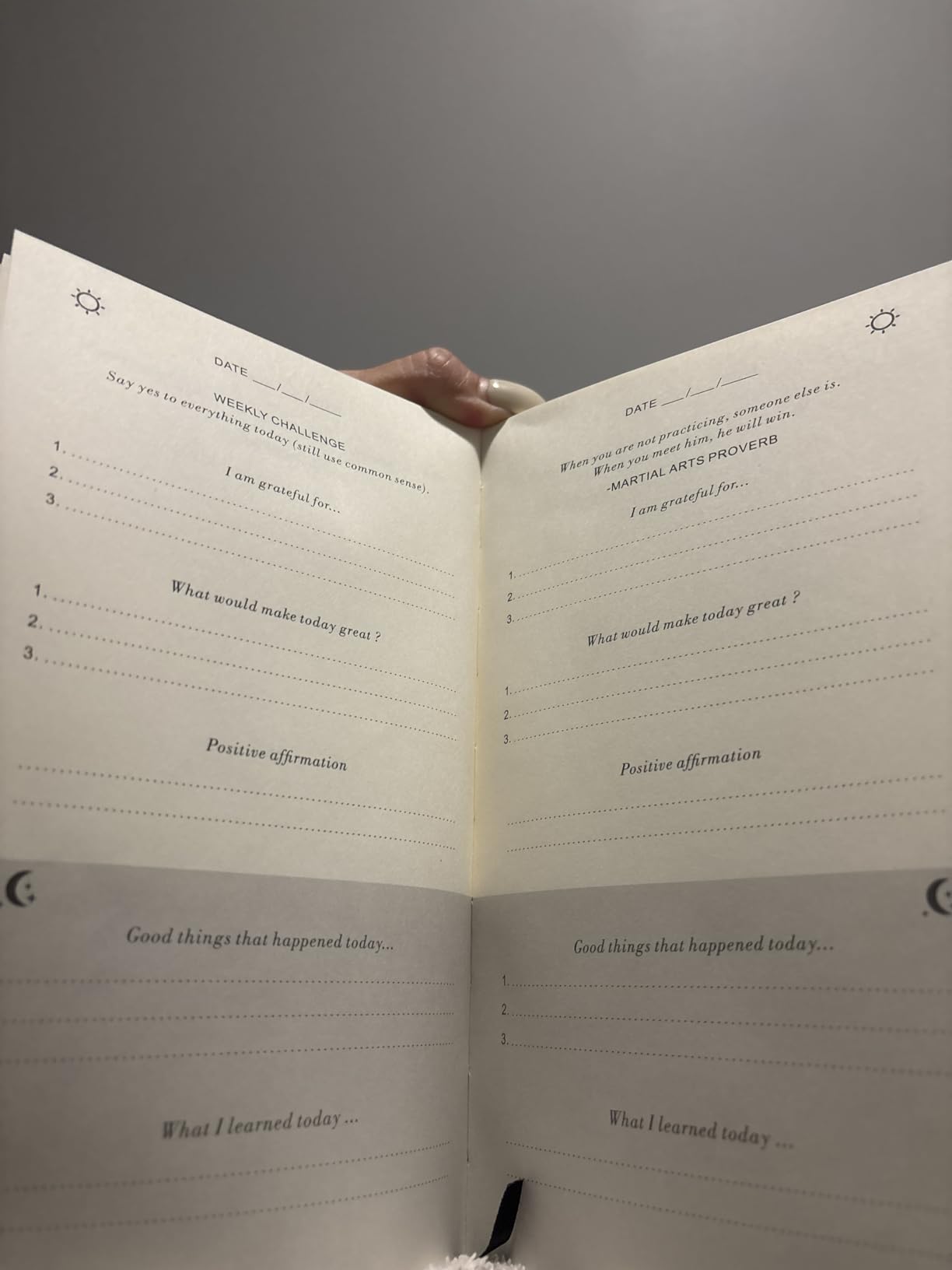 The Gratitude Journal for More Happiness, Optimism, Affirmation & Reflection - An Effective Manifestation Guide Journal, Undated Daily Journals for Women & Men (Beige) customer photo 2