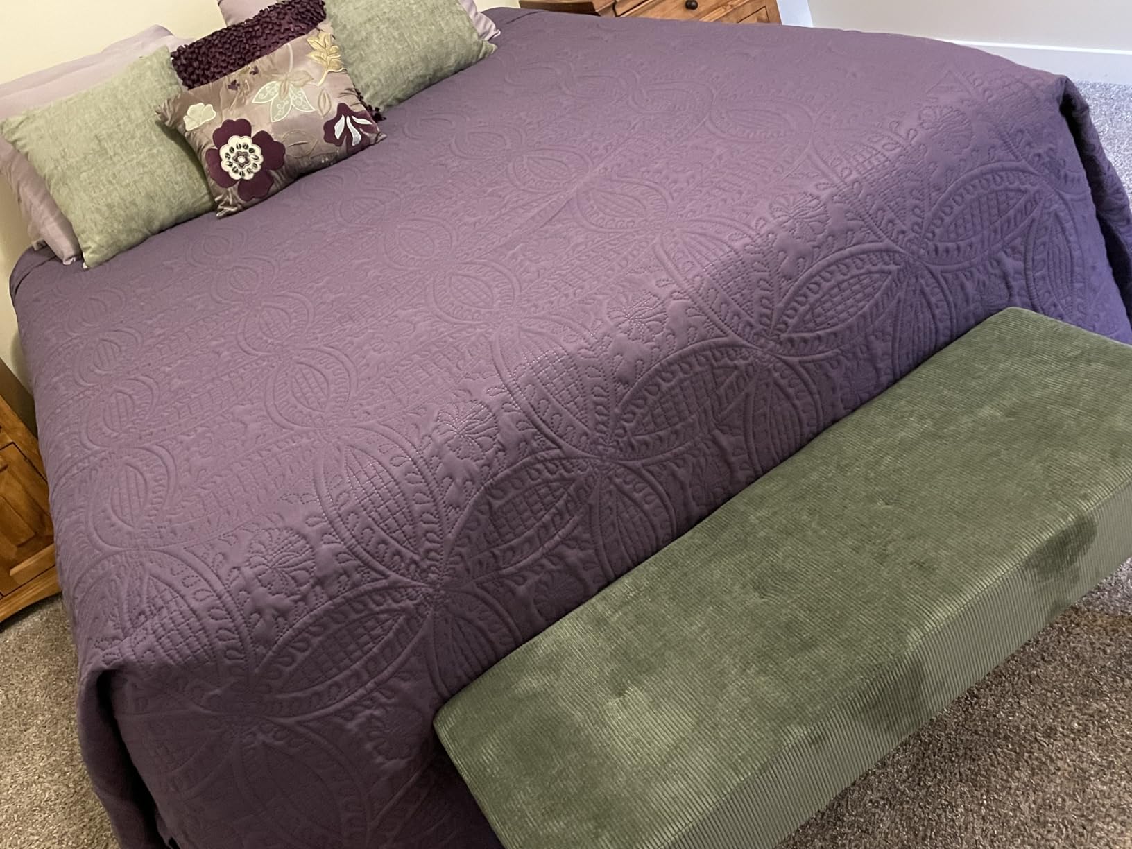 Comfy to go Entryway Bench - Green Bench for Bedroom, Modern Ottoman End of Bed, Corduroy Padded Benches for Living Room, Foyer, Mudroom, Hallway - 39