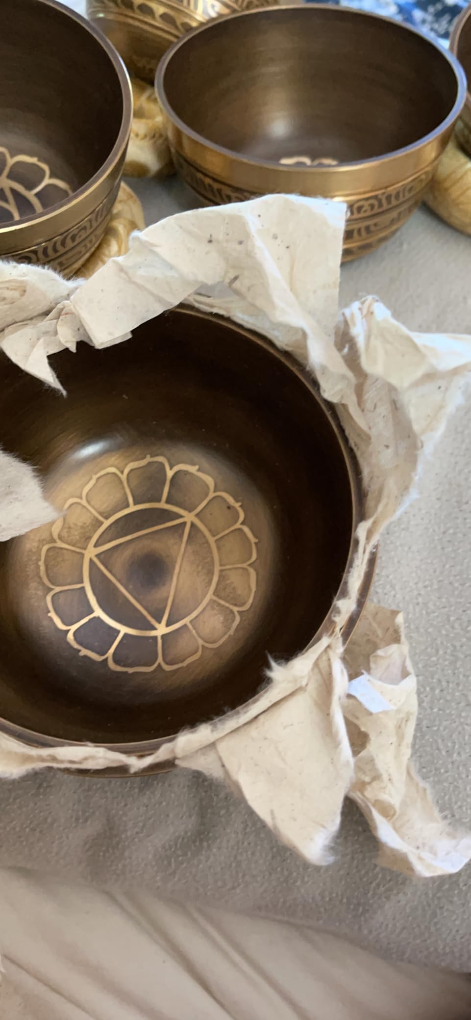 Tibetan Singing Bowl Set of 7 Himalayan Bowl Vajra Engraved Chakra Bowl Authentic 7 Metals Handmade in Nepal for Yoga, Chakra Healing, Deep Relaxation Mindfulness customer photo 2