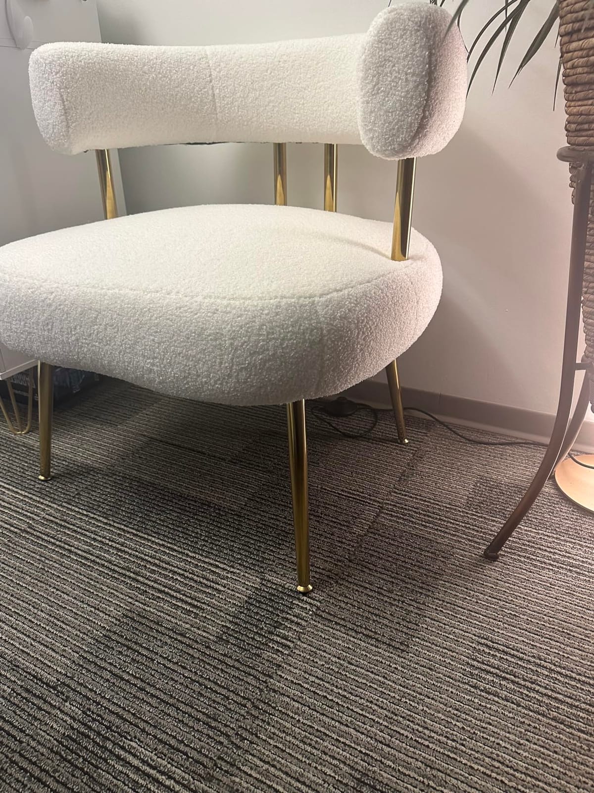 Mid Century Sherpa Boucle Accent Chair, Round Upholstered Barrel Arm Chair for Small Spaces, Fluffy Side Corner Sofa Chair for Living Room, Bedroom, Vanity, Office, Reading Nook(Grey) customer photo 1