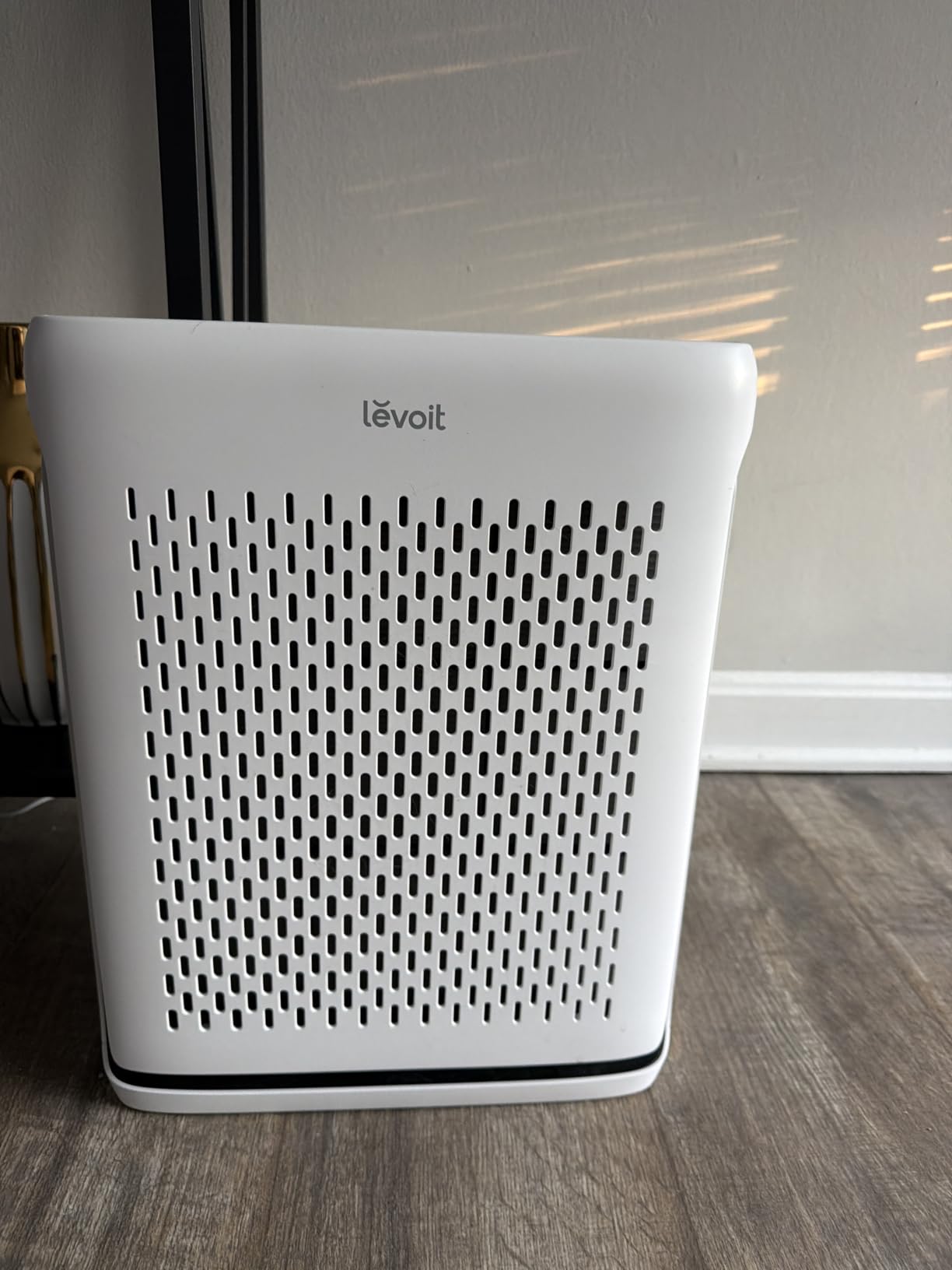 LEVOIT Air Purifier for Home Large Room Up to 1073Ft² with Air Quality Monitor, AHAM VERIFIDE, Smart WiFi, Washable Pre-Filter, HEPA Sleep Mode for Pets, Allergies, Dust, Pollen, Vital 100S-P, White customer photo 1