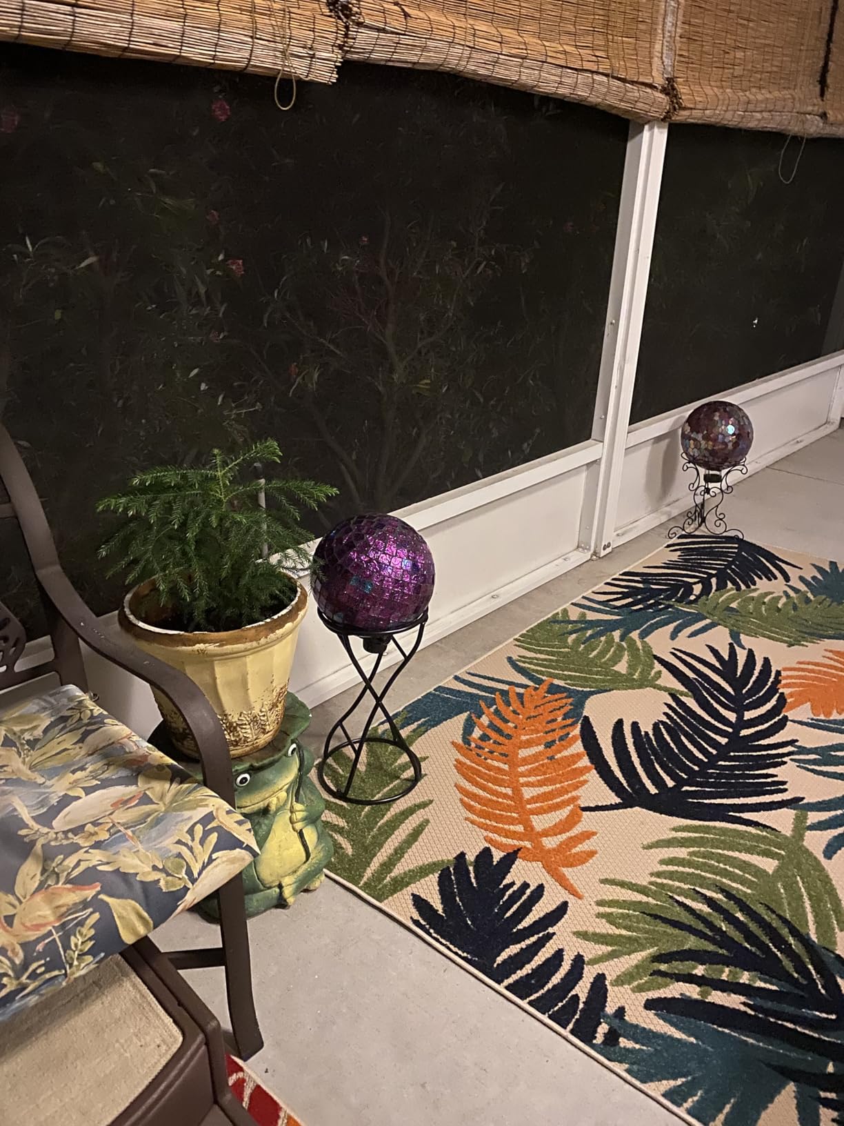 Gazing Ball Stand for 8-12 Inches Garden Gazing Globes, Outdoor Garden Black Metal Scroll Gazing Globe Display Stand customer photo 2