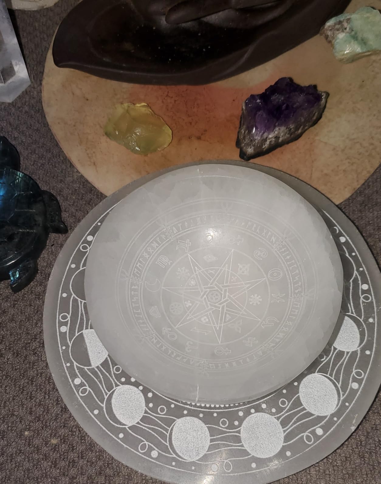 Large Selenite Bowl Hand-Carved Round Selenite Crystals Bowl for Cleansing, Charging, Smudging, Healing, Decoration or Gift 5.3-5.7 Inch customer photo 1