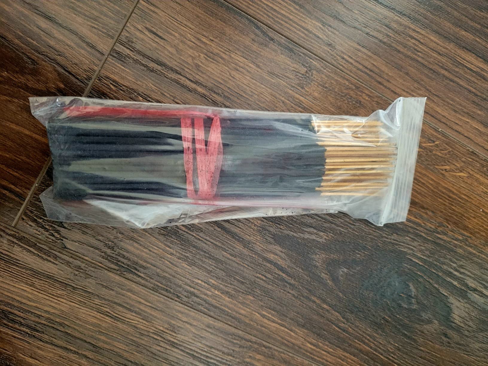 Palo Santo Exotic Incense Sticks 7 Inch - Bulk 1 Bundle 85 to 100 Sticks - Natural 7 inch Long Lasting Aroma That Burns for 30 to 45 Minutes. customer photo 1