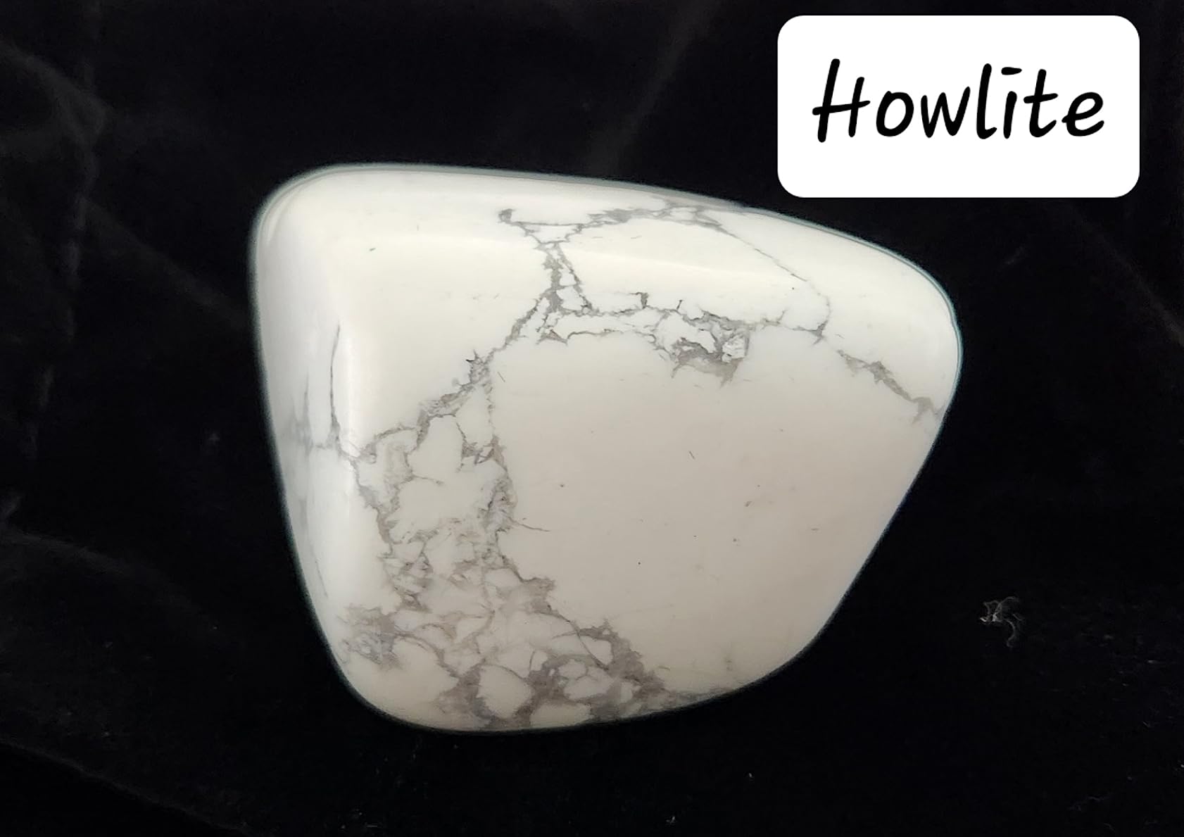 Erliway White Howlite Crystal Tumbled Healing Stones, 1.25-2.0