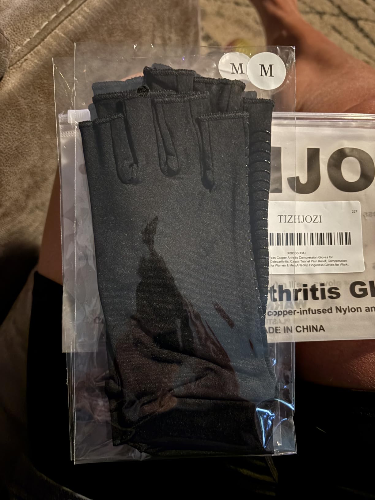2 Pairs Copper Arthritis Compression Gloves for Rheumatoid, Osteoarthritis, Carpal Tunnel Pain Relief, Compression Hand Gloves for Women & Men, Anti-Slip Fingerless Gloves for Work, Typing (M) customer photo 2