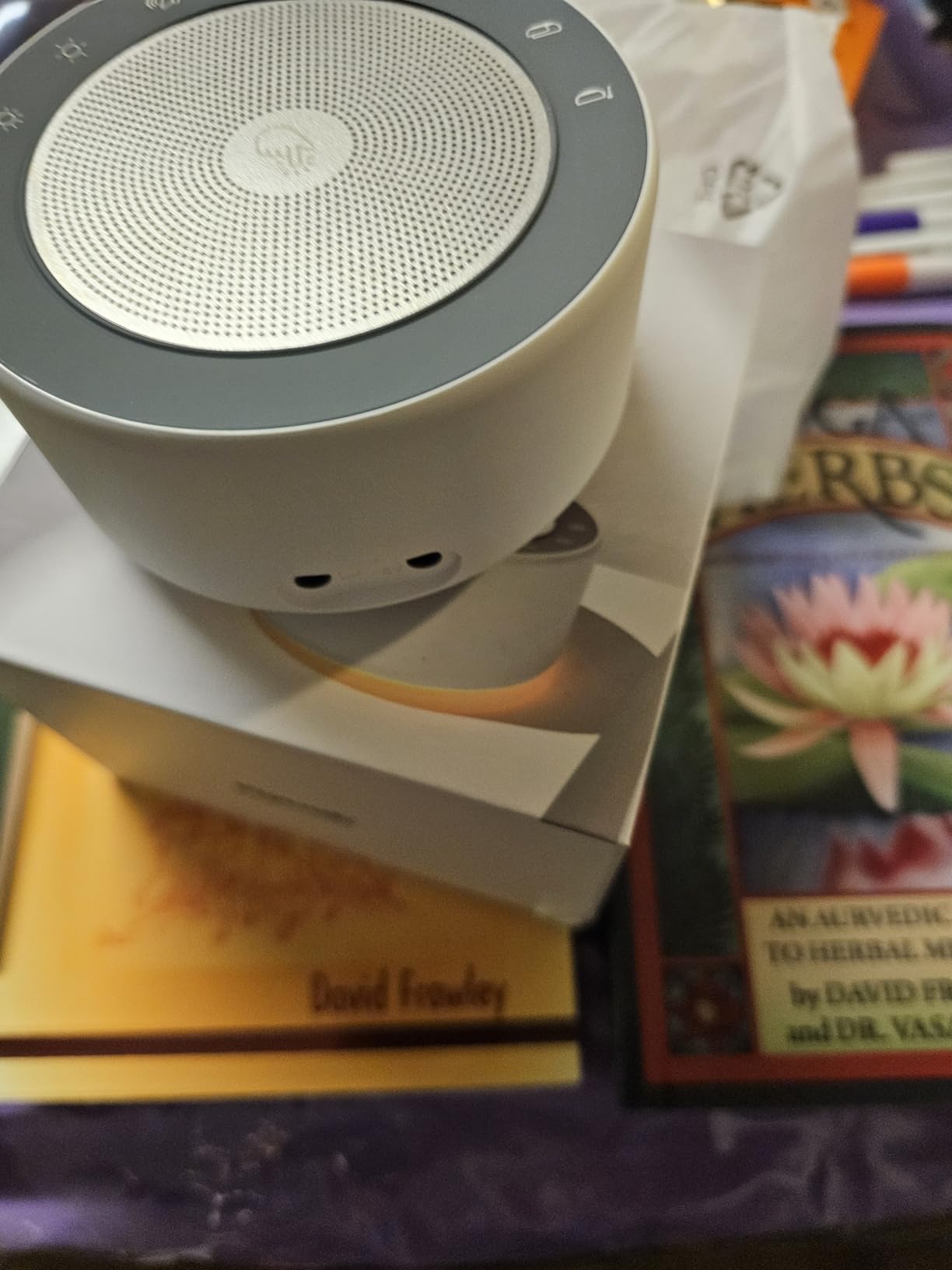 Kipcush Automatic Tibetan Singing Bowl Sound Machine - 7 Authentic Himalayan Tones, 7-Color Night Light, Touch Control & Timer - No Manual Striking for Meditation, Yoga, Stress Relief customer photo 2