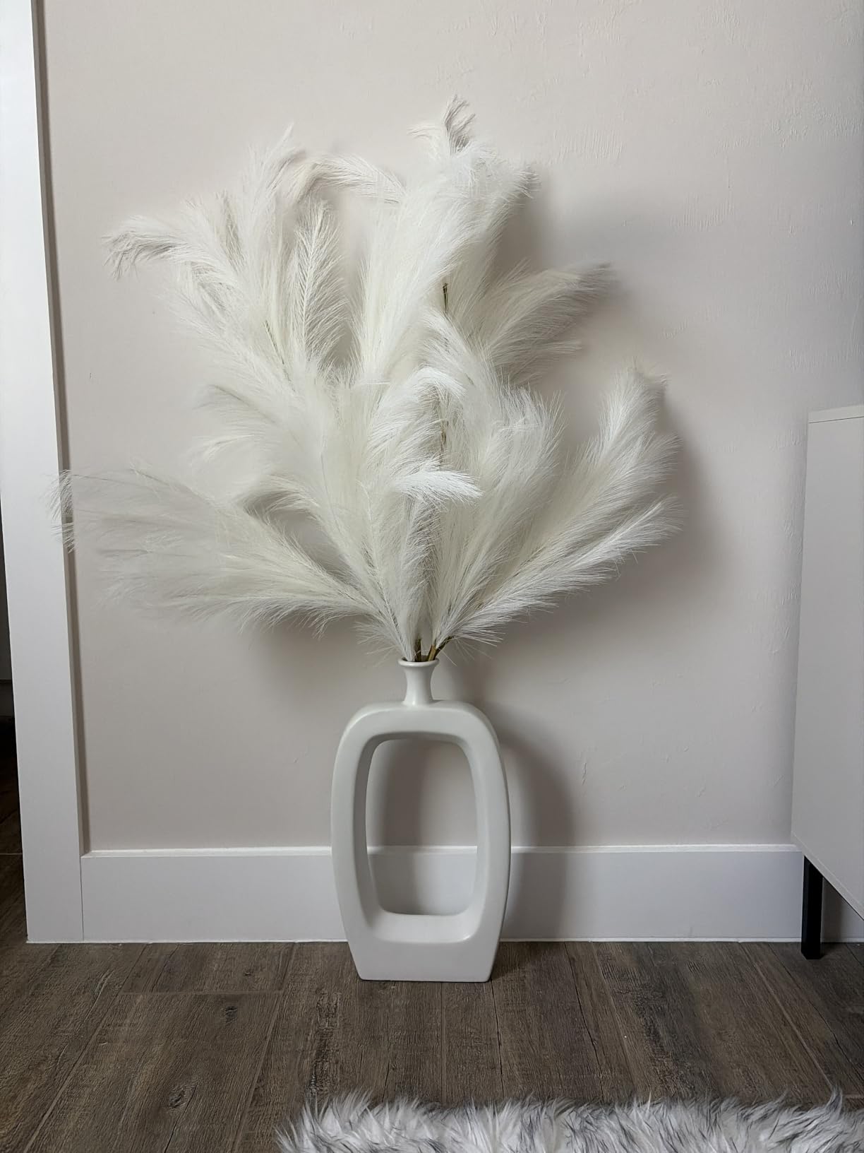 5ft Artificial Pampas Grass Tall Fake Pampas Grass 5 PCS 60inches Pompous Grass Large Faux Pampas Plant for Floor Vase Boho Wedding Decor (Beige) customer photo 2