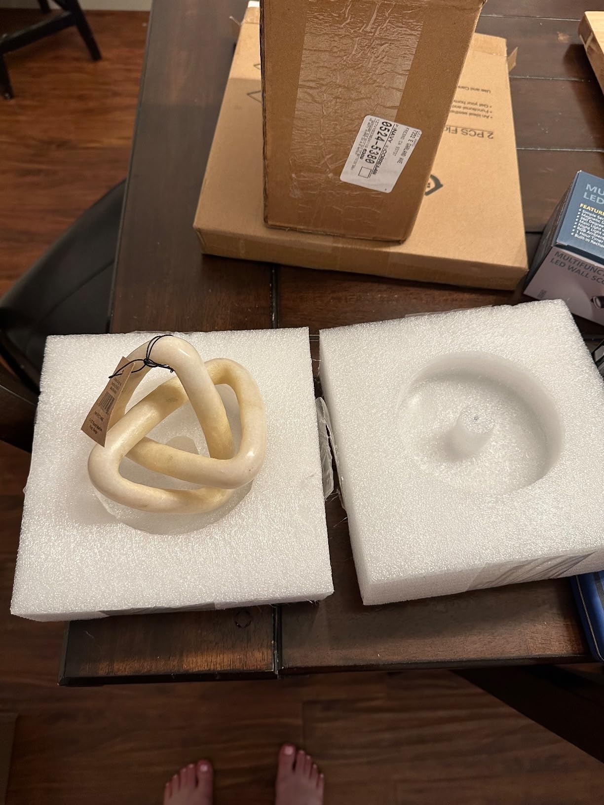 Creative Co-Op Modern Decorative Marble Link Knot, Beige customer photo 1