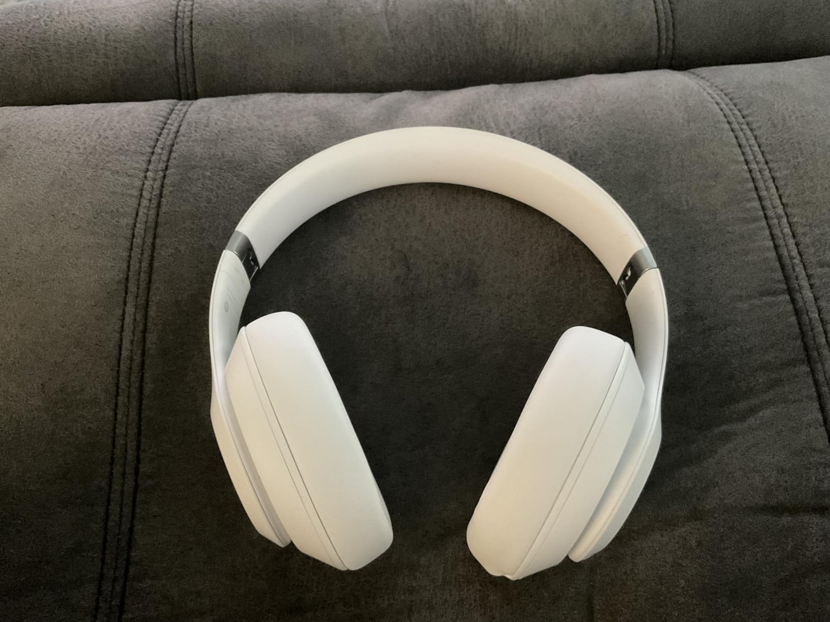 Beats Studio Pro Premium Wireless Over-Ear Headphones - Up to 40-Hour Battery Life, Active Noise Cancelling, Great for Travel & Commuting, USB-C Lossless Audio, Apple & Android Compatible - Sandstone customer photo 1