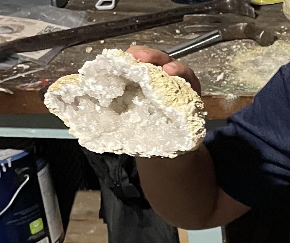 TruEnergy Break Your Own Geodes Kit - 20 Real Geodes 1.75