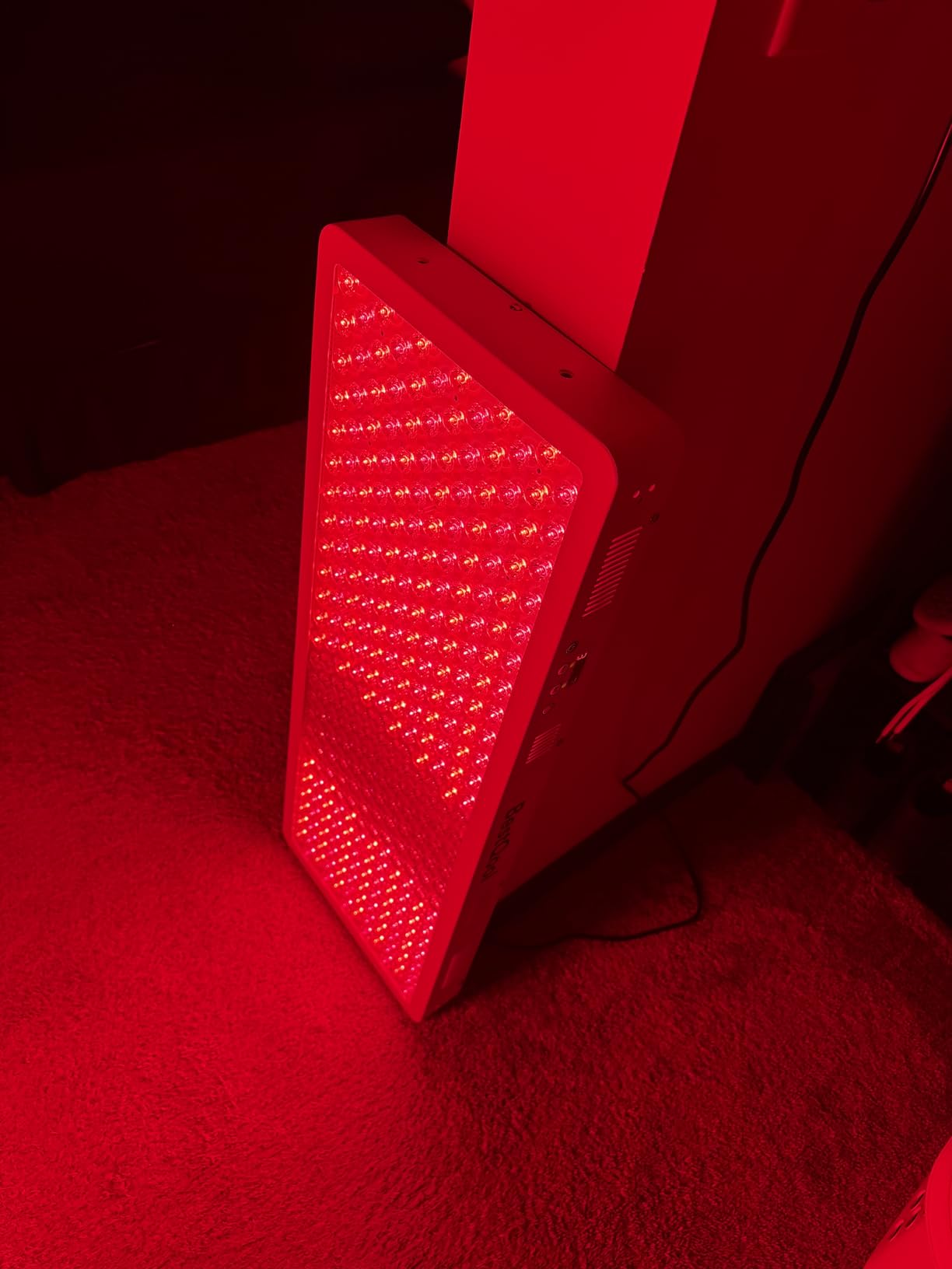 BestQool Red Light Therapy Panel, 4 Wavelengths Full Body Infrared Light Therapy, 300 Elite Grade Dual Chip LEDs, FSA-HSA Red Light Device at Home, Ideal for Body, Face. Modular Design. customer photo 1
