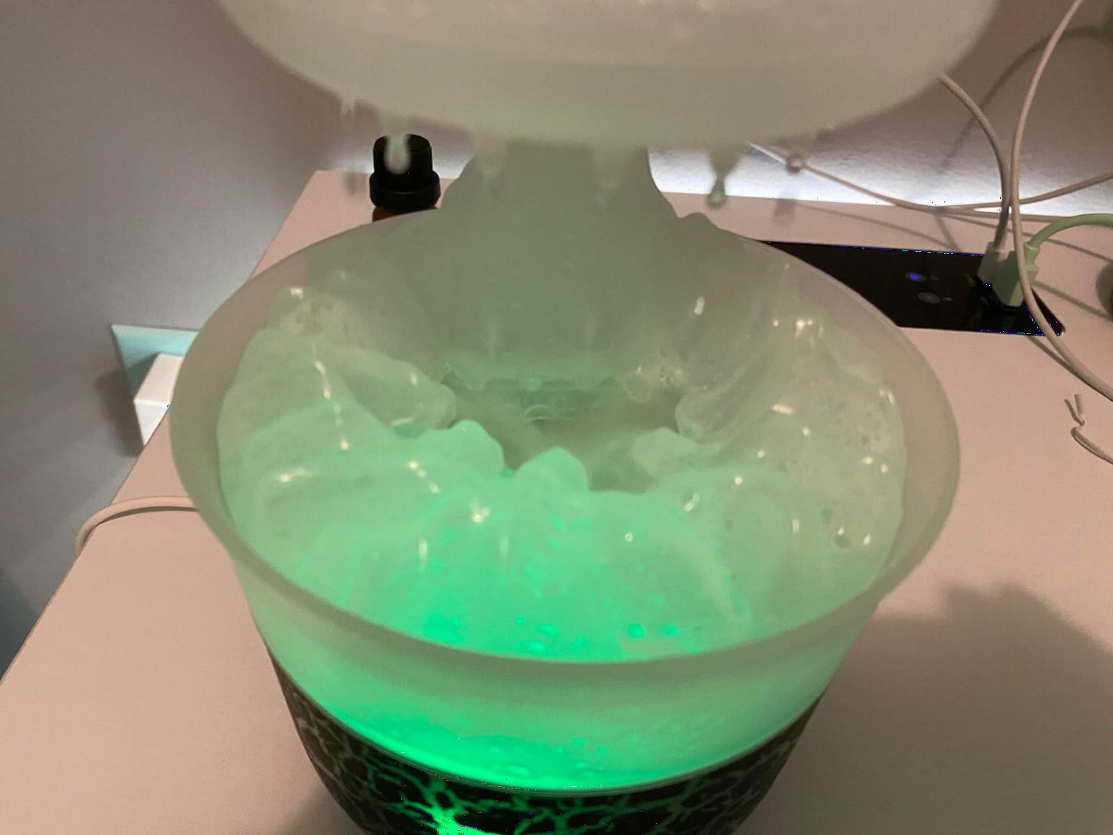 BOHOFAM Aroma Essential Oil Diffuser, Rain Cloud humidifier Simultaneously Water Drip and Air Mist, Rain Diffuser with 4 Hotel Collection Essential Oils for Home, Bedroom, Colorful Light customer photo 2
