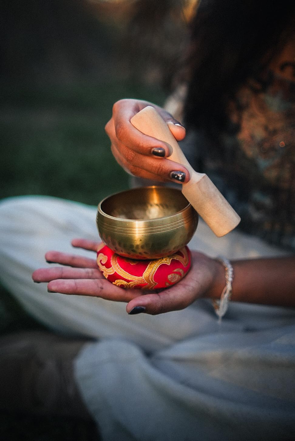 Tibetan Singing Bowl Set - Meditation Sound Bowl Cushion with Wooden Striker for Yoga, Meditation & Relaxation, Mindfulness, Chakra Healing, Stress Relief, Self-Regulation customer photo 1