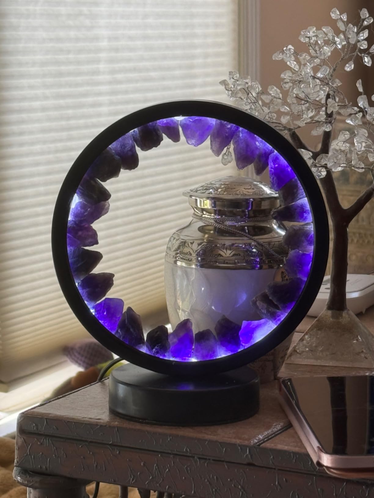 Amethyst Crystal Table Lamp, Natural Healing Crystals Bedside Lamp, 3 Colors Dimming Mode USB Port Night Light Energy Purple Crystal Lamp for Living Room Bedroom Home Decor Birthday Gift for Women customer photo 2