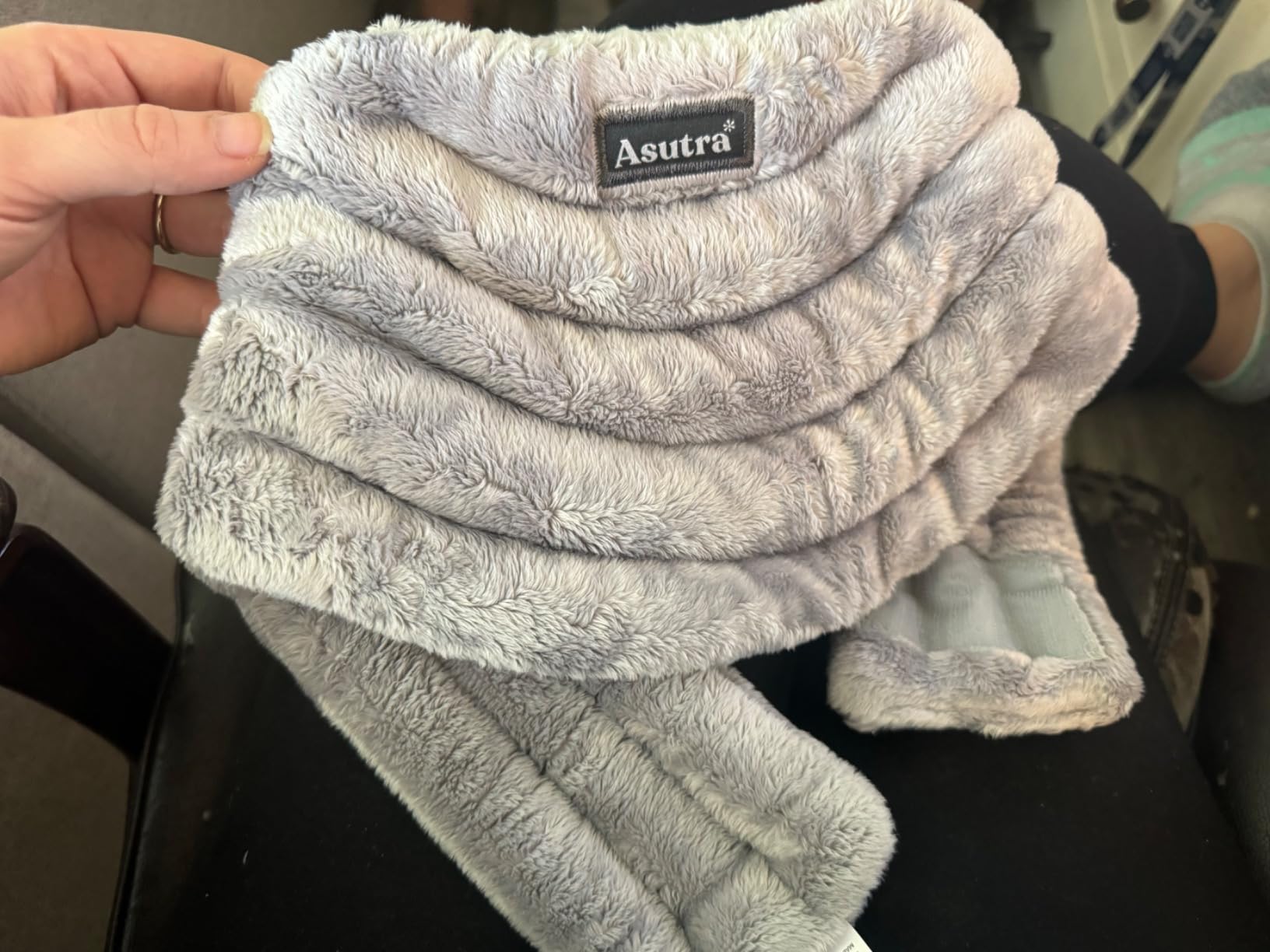 ASUTRA Weighted Neck Wrap, Plush Gray | Microwaveable Heating Pad for Neck and Shoulders, Hot and Cold Compress, Lavender Aromatherapy customer photo 2