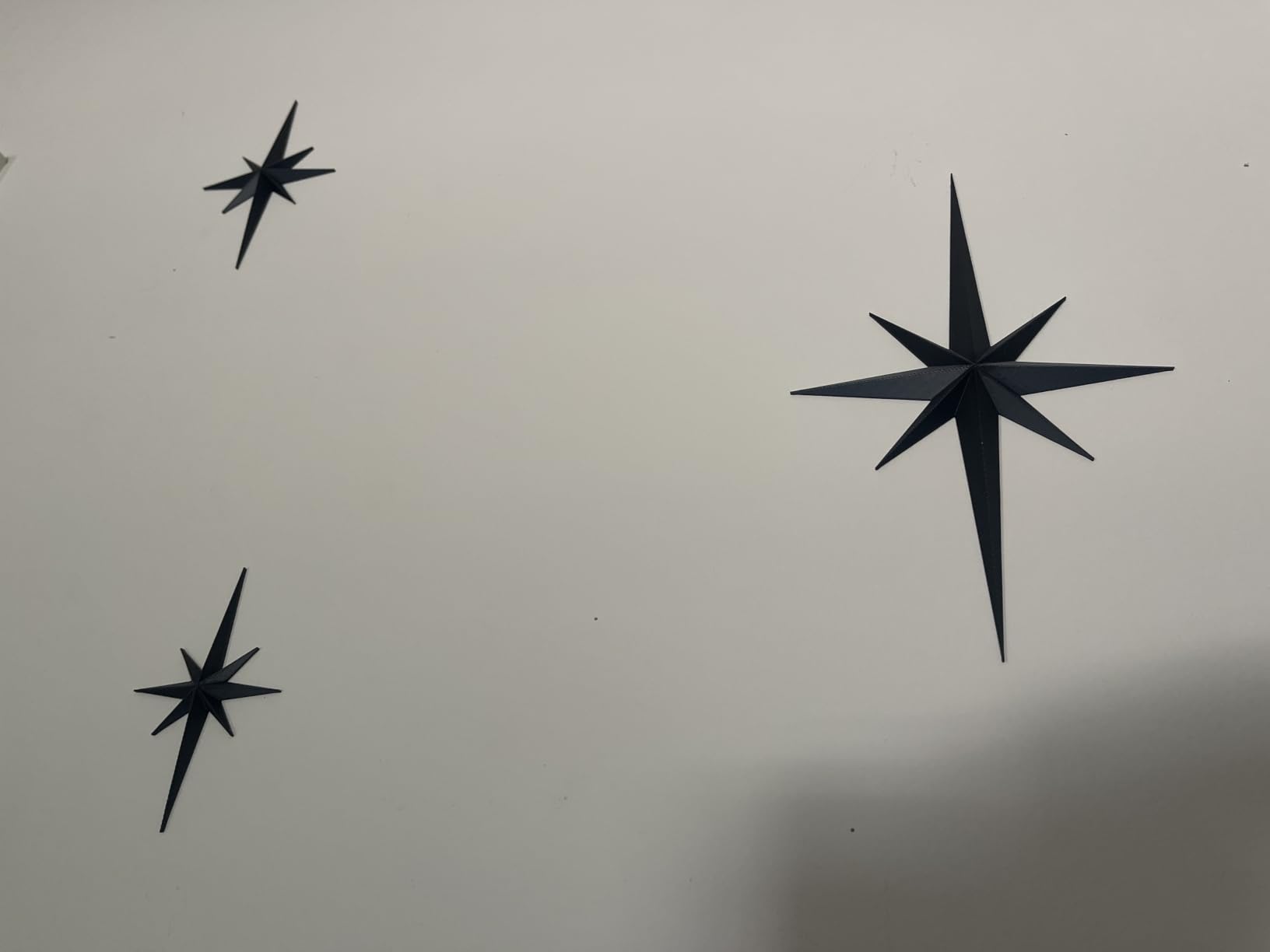 Stylor Mid Century Modern Decor, Gold Mcm Retro 3D Star Art Wall Sculpture, Plastic Starburst Decor, Vintage Celestial Whimsigoth Home Decor Accent. (Set of 6) customer photo 1