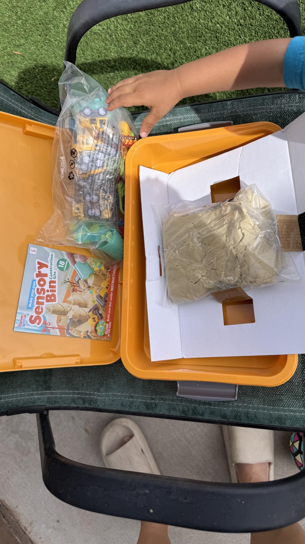 JOVA Klever Kits Construction Sensory Bin for Toddlers with Glow in The Dark Stones, Sandbox with Lid Castle Building kit customer photo 1