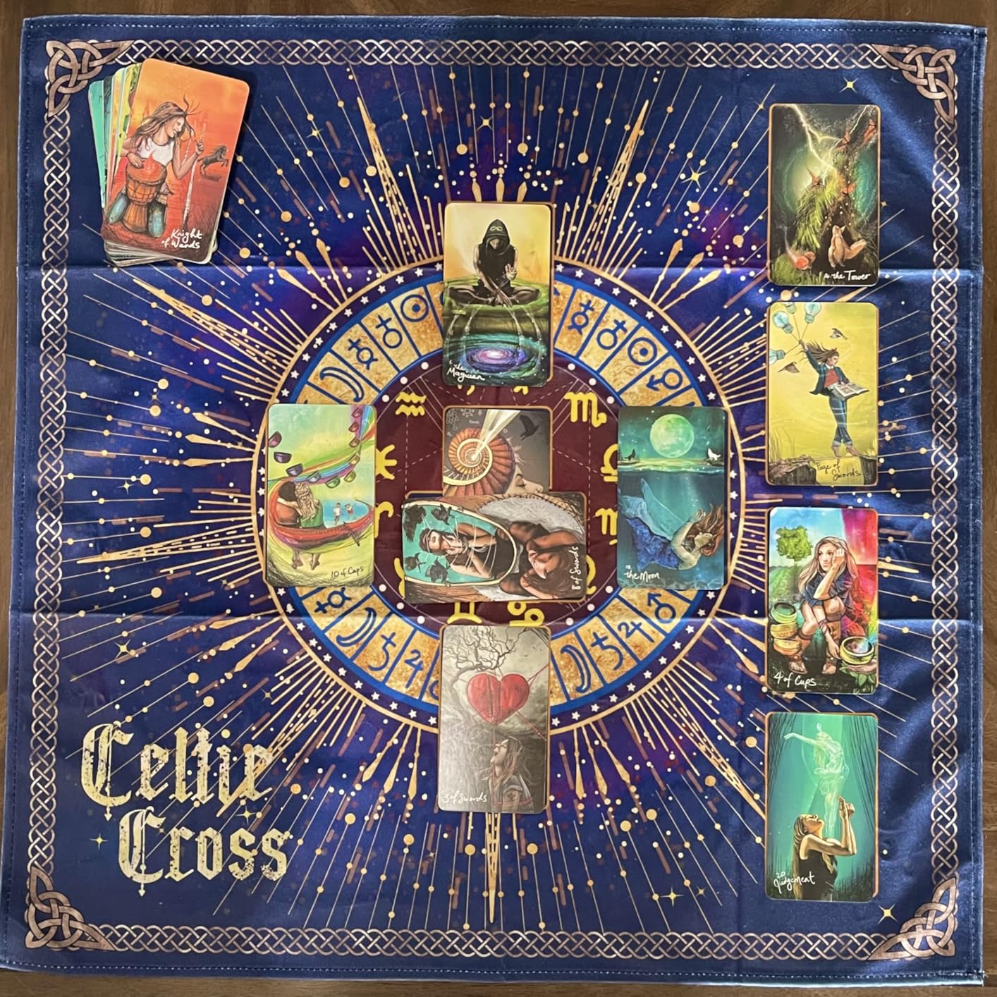 Tarot Cloth, Velvet Table Card Reading Cloth, Pink Flowers Printed Altar Tablecloth, Tarot Pendulum Mat for Spread Divination Witch Board Games customer photo 2
