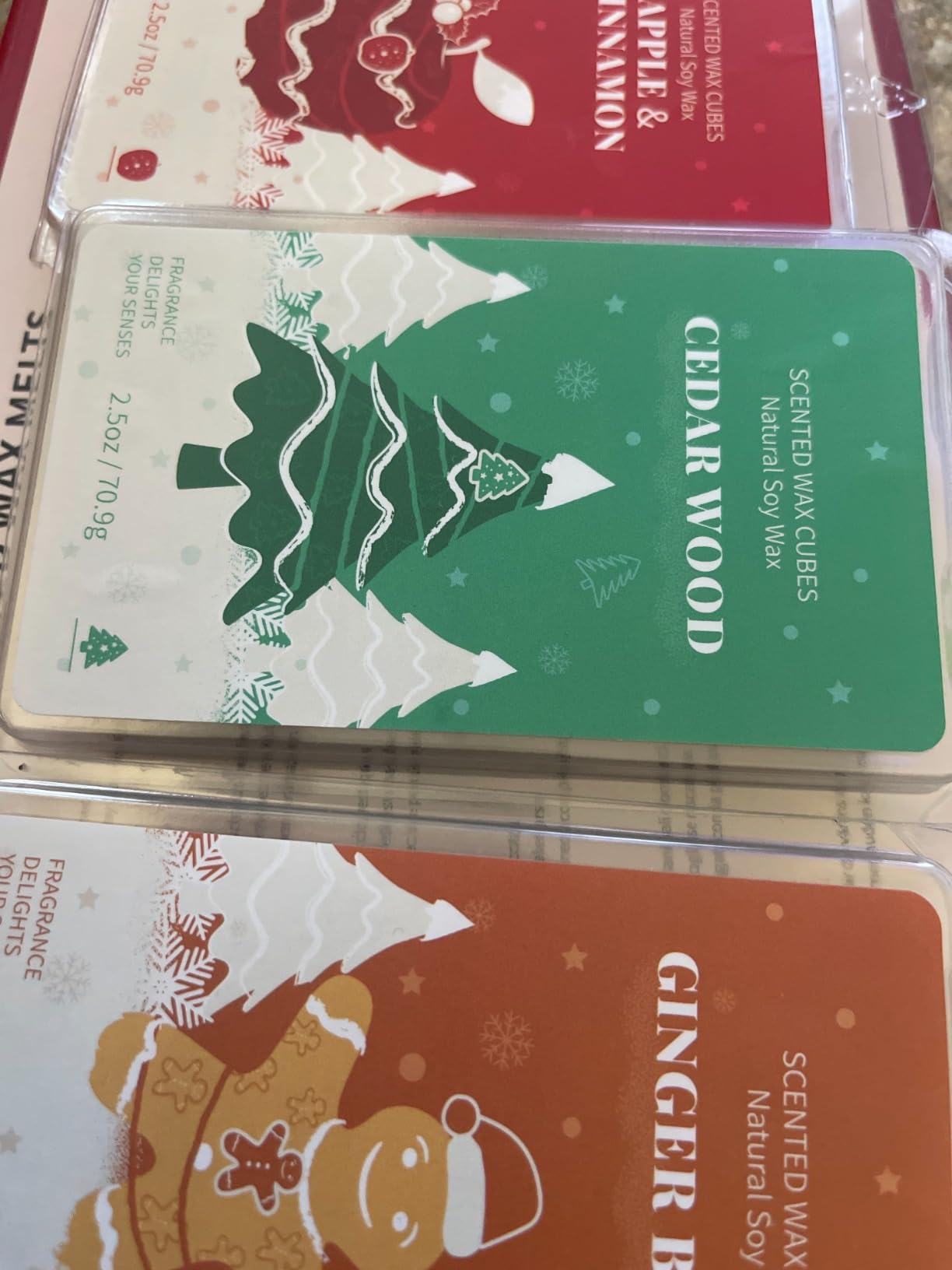 SCENTORINI Christmas Wax Melts, Scented Soy Wax Melts, 4x2.5 oz | Wax Melts Gift Set for Wax Warmer, Cedar Wood, Ginger Bread, Vanilla Cake, Apple & Cinnamon customer photo 1