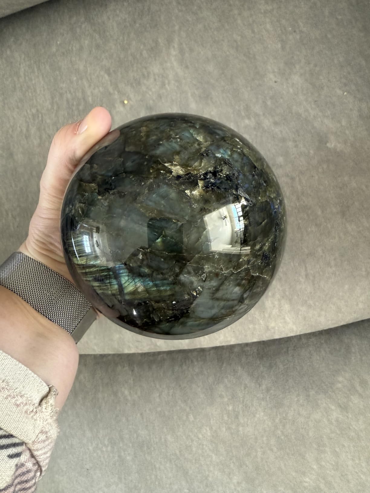 Labradorite Crystal Ball with Stand Large Crystals Sphere Decorative Ball Meditation Witchcraft Home Decor 90-100mm/3.5-3.9