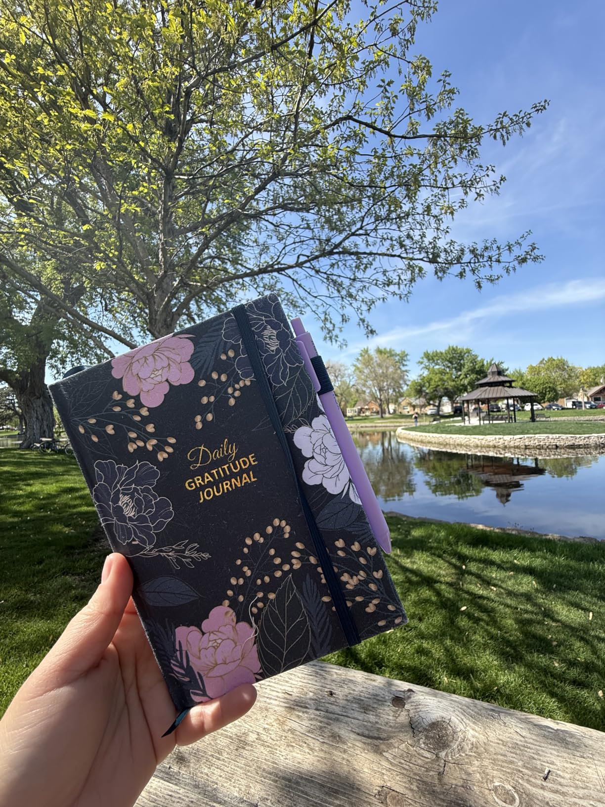 Comkiso Gratitude Journal with 4 Inspirational Stickers: Undated Daily Gratitude Journal for Women and Men - More Happiness, Affirmation, and Mindfulness in A Few Minutes with Prompts & Quotes (Peony) customer photo 1