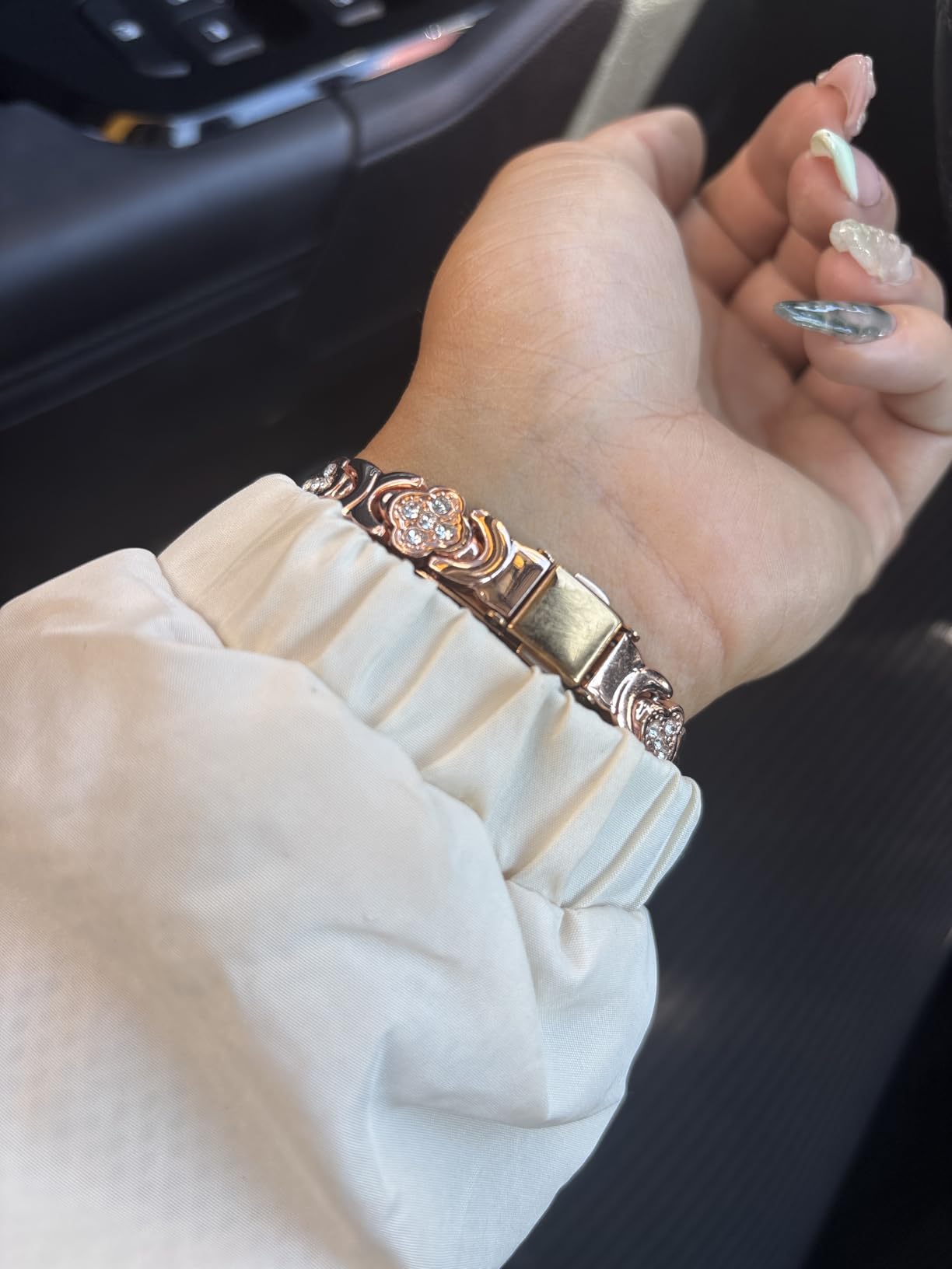 Feraco Pure Copper Bracelets for Women, Ultra Strength Magnetic Bracelet | Neodymium Magnets & Sparkling Cubic Zirconia, Adjustable, Infinite Clover Jewelry customer photo 1