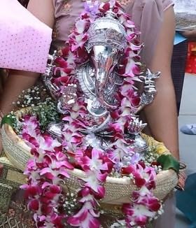 Deco 79 Resin Ganesh Decorative Sculpture Home Decor Statue with Mosaic Details, Accent Figurine 11