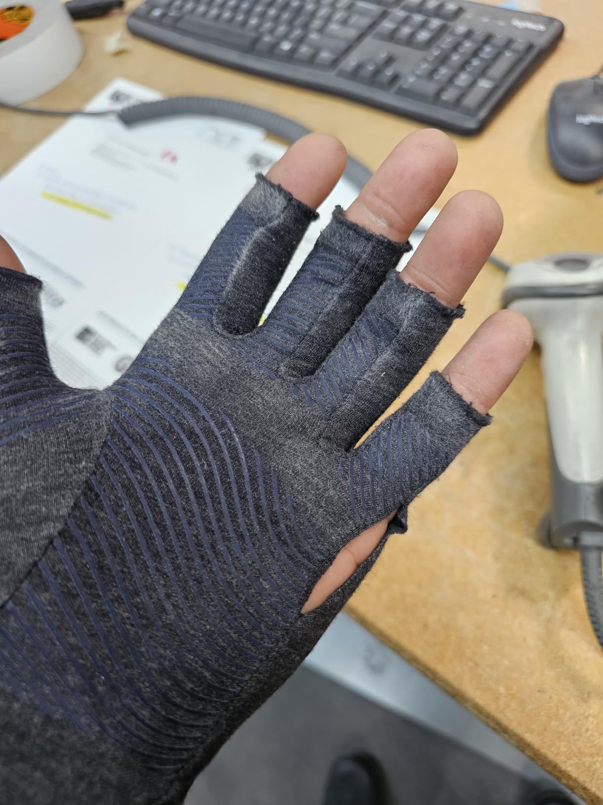 Mobilizer Hand Compression Gloves: Arthritis, Joint Swelling, Tendonitis, Sport - For Men and Women customer photo 1
