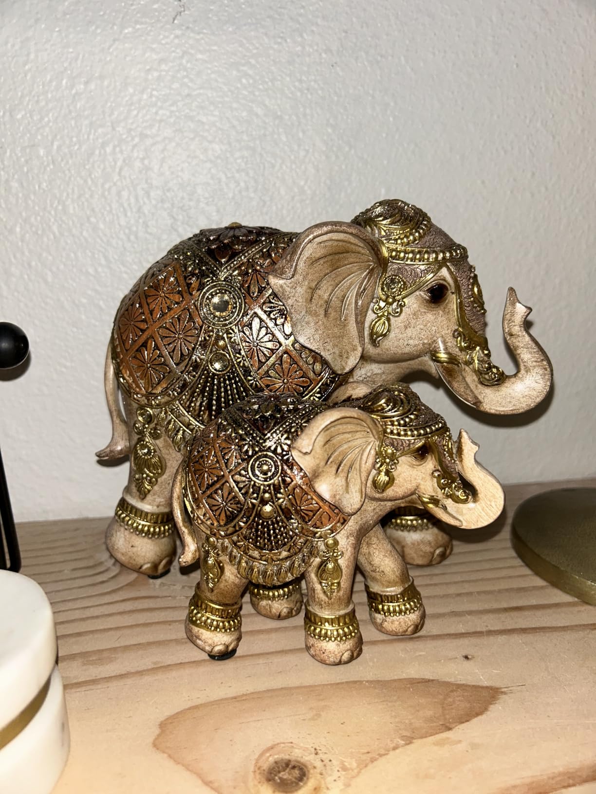 Elephant Statues for Home Decoration, Mom and Baby Elephant Decor for Living Room, Shelf, Good Luck, Family, Elephants Figurine, Gifts for Mother Women Grandma Birthday Holiday Celebrations customer photo 1