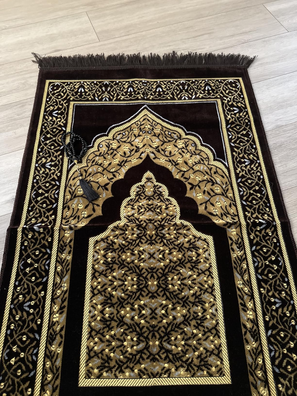 Muslim Prayer Rug, Soft Plush Thin Islamic Prayer Mat, Janamaz, Sajada, Praying Carpet, Islamic Gift, Foldable Portable Turkish Prayer Mat for Men&Women, Lightweight Travel Prayer Rug, 26