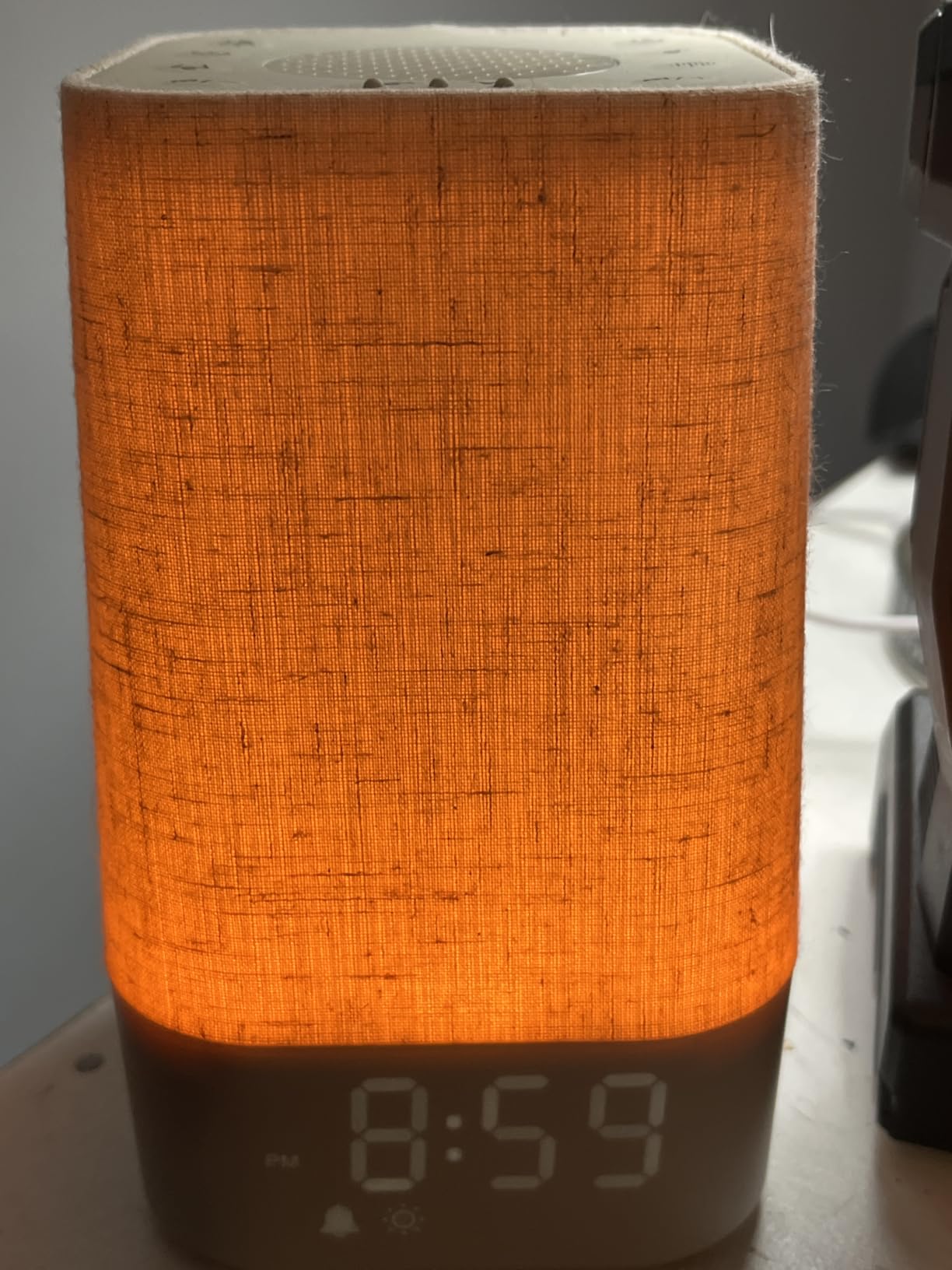 Sunrise Alarm Clock with Sound Machine, Gentle Wake Up Light for Bedroom | 10-60 Mins Gradual Light, 30 Soothing Sounds, Adjustable Brightness, 32-Level Volume customer photo 2