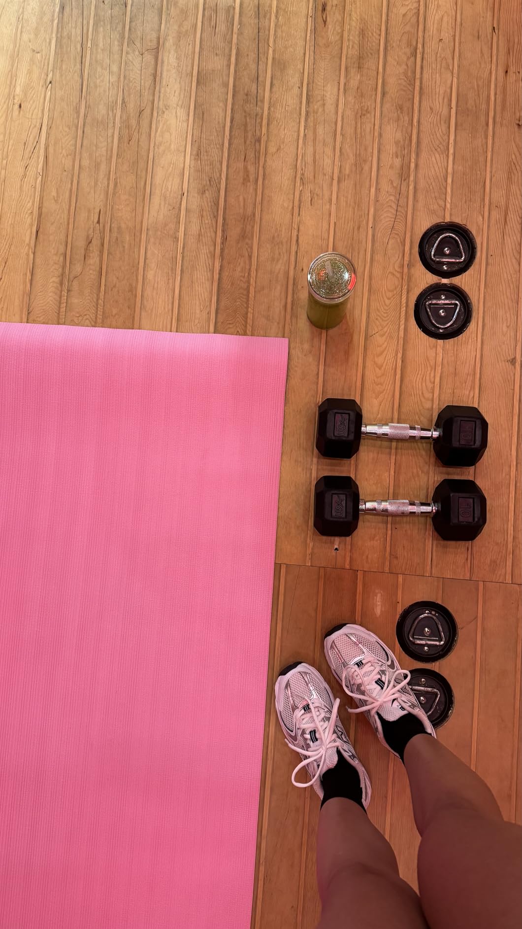 Gaiam Exercise Yoga Mats - Non-Slip Support for Home & Gym | Supportive Comfort, Non-Slip, Durable & Portable, Yoga, Pilates, Meditation, Stretching, Floor Workouts, Multi-Size customer photo 1