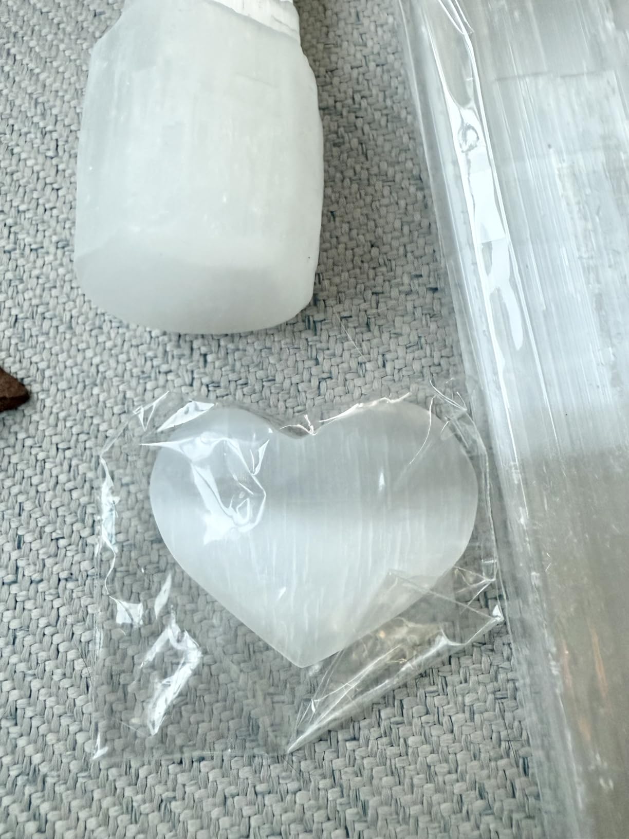 Dancing Bear Healing Crystals Chakra Balancing & Selenite Set, 14 Stones: 7 Tumbled and 7 Rough, Selenite: Tower, Wand, Heart, Charging Plate, Abalone Shell with Sage, 2 Bags, Assembled in The USA customer photo 1