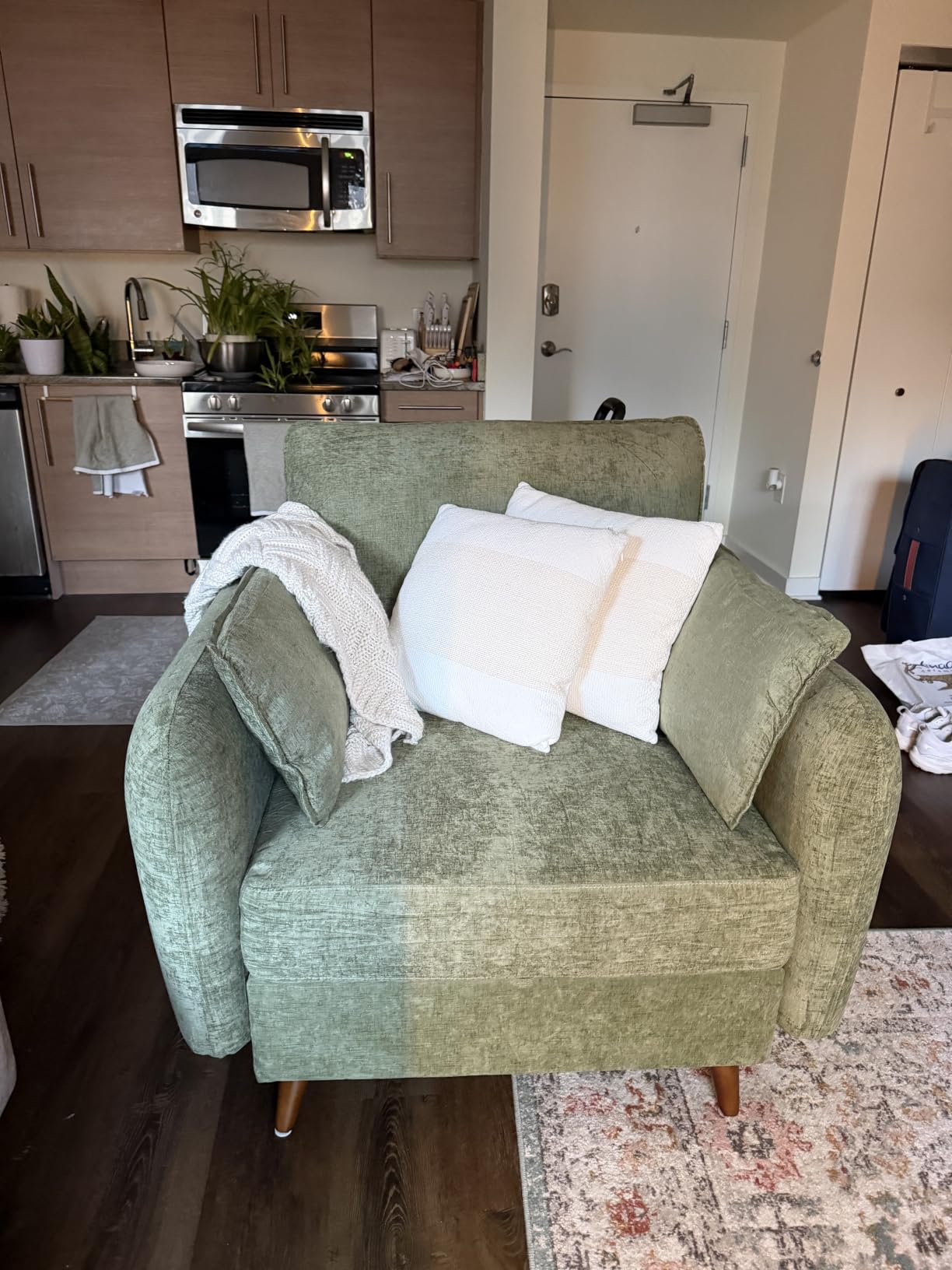Rexulqo Oversized Accent Chair with All Seats Storage,Comfy Living Room Chairs with 2 Throw Pillow,Upholstered Mid-Century Armchair,24.5'' Deep Seat,Reading Chair for Bedroom,Office,Chenille,Green customer photo 2