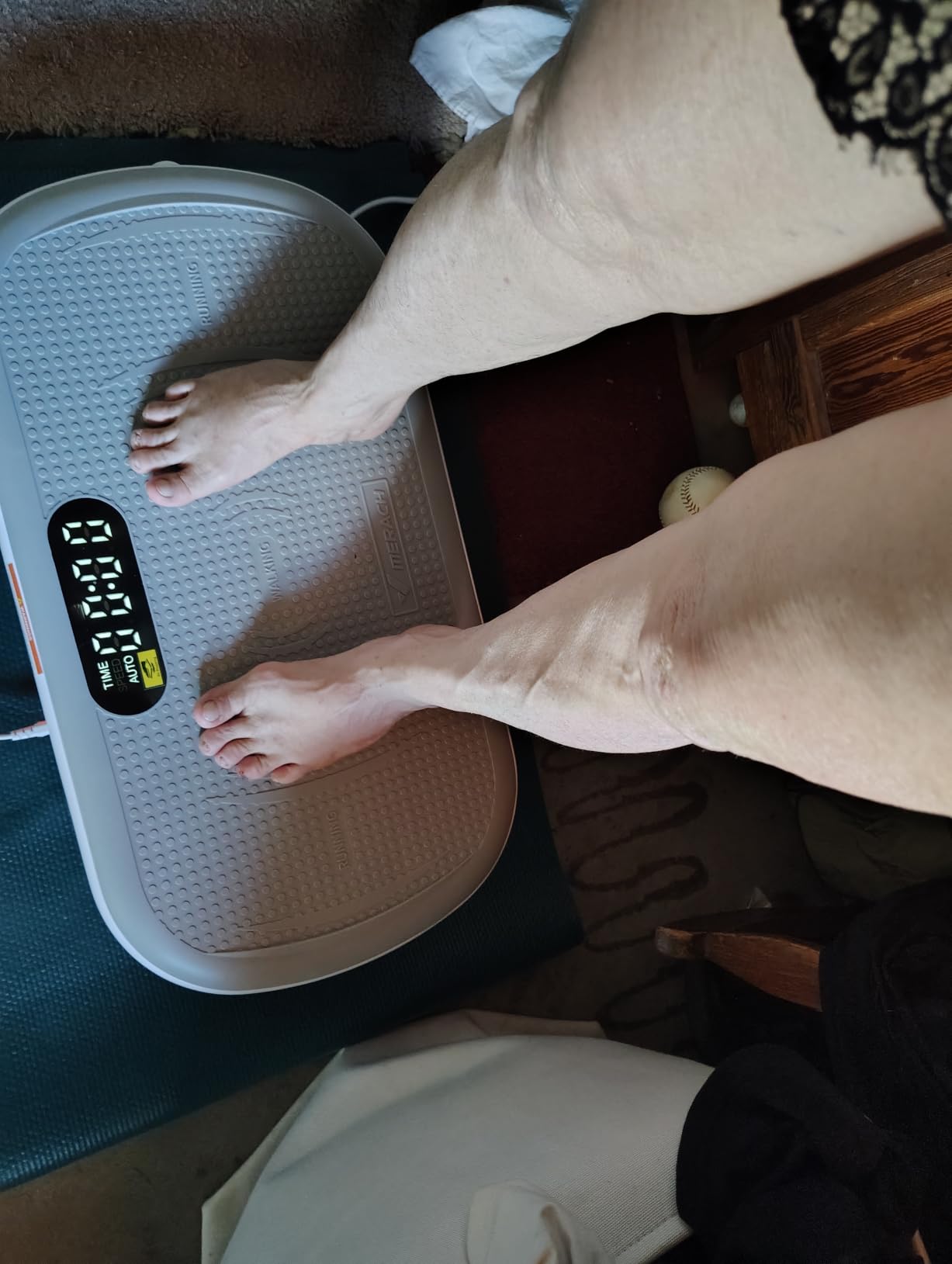 MERACH CV40 Vibration Plate - 440 Lbs Bluetooth Silicone Pedal customer photo 2