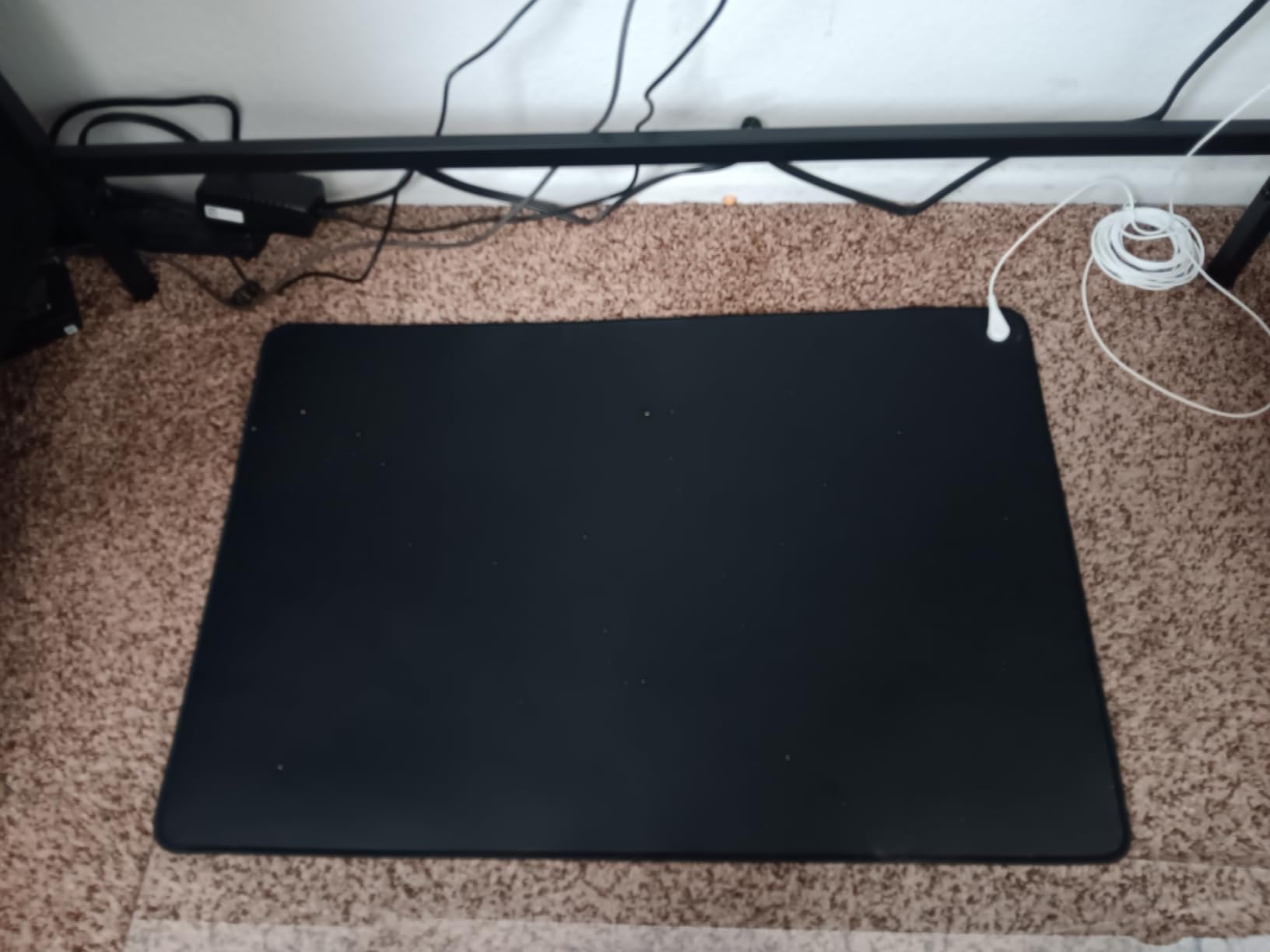 Grounding Mat for Desk, Grounded Mats for Sleep, Pain Relief, Stress Relief, Earth Connected Therapy. Grounding Pads with 15ft Cord, Indoor Grounded for Full Body Balance & Wellness Support (26.5x10in) customer photo 1