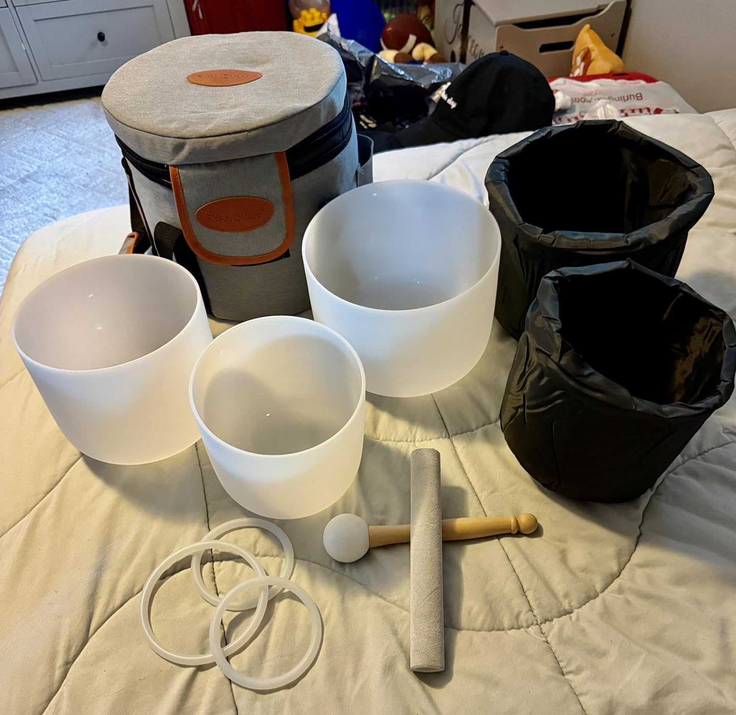 RYAN DVAN 432HZ Crystal Singing Bowl Set of 3, 6B Crown, 7A Third Eye, 8G Throat with Case Suede Striker&O-Ring Sound Therapy for Yoga, Reiki, Chakra Healing Energy Tuning&Mindfulness Kit customer photo 1